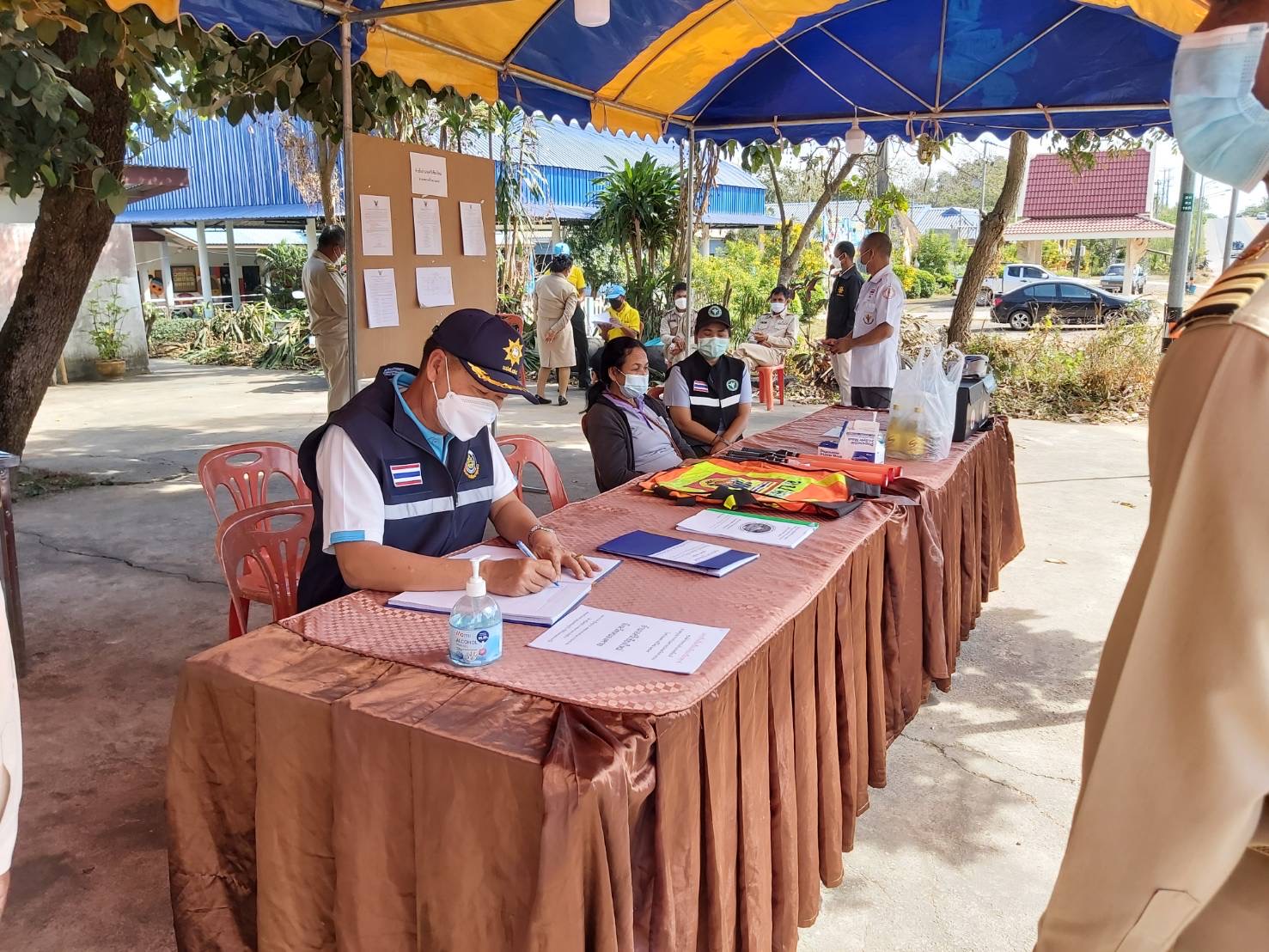 พจ.หนองคาย ตรวจเยี่ยมด่านชุมชน ตามโครงการการขับเคลื่อนด่านชุมชนและลดอุบัติเหตุทางถนนช่วงเทศกาลปีใหม่ พ.ศ.2565