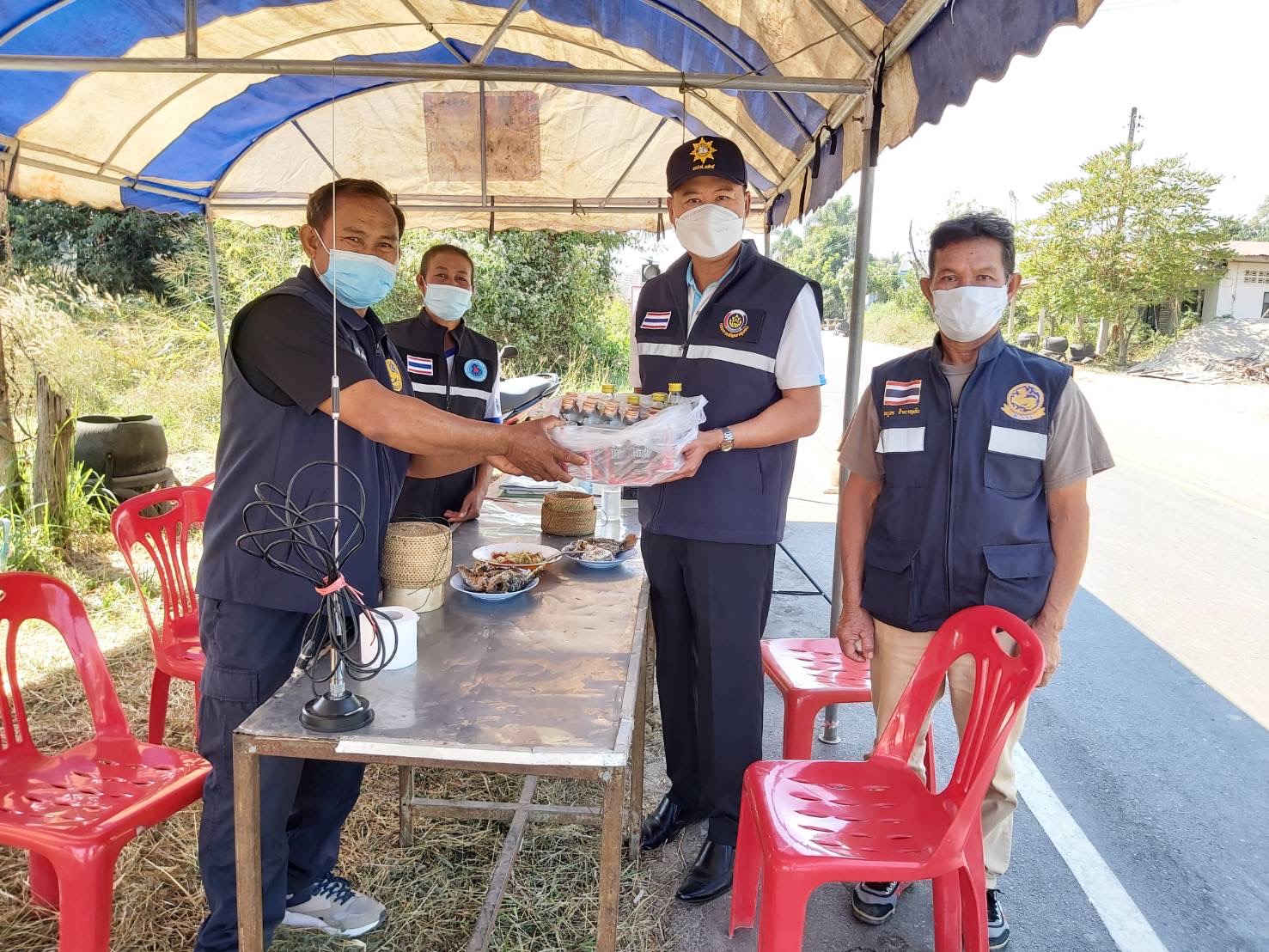 พจ.หนองคาย ตรวจเยี่ยมด่านชุมชน ตามโครงการการขับเคลื่อนด่านชุมชนและลดอุบัติเหตุทางถนนช่วงเทศกาลปีใหม่ พ.ศ.2565