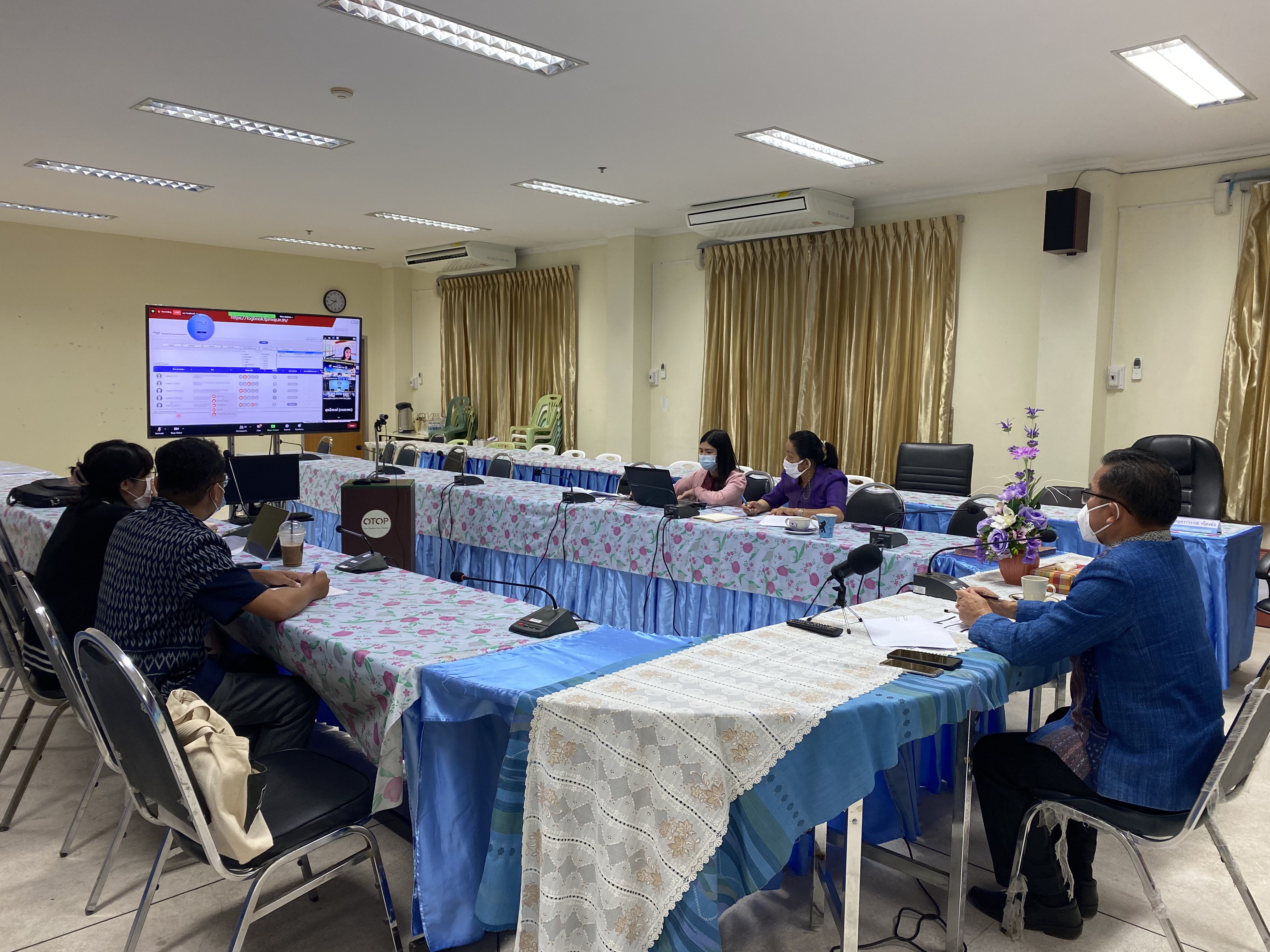 พช.หนองคาย ร่วมประชุมการขับเคลื่อนแนวทางเขตพัฒนาเศรษฐกิจพอเพียง (SEDZ) ด้วยโมเดลเศรษฐกิจใหม่