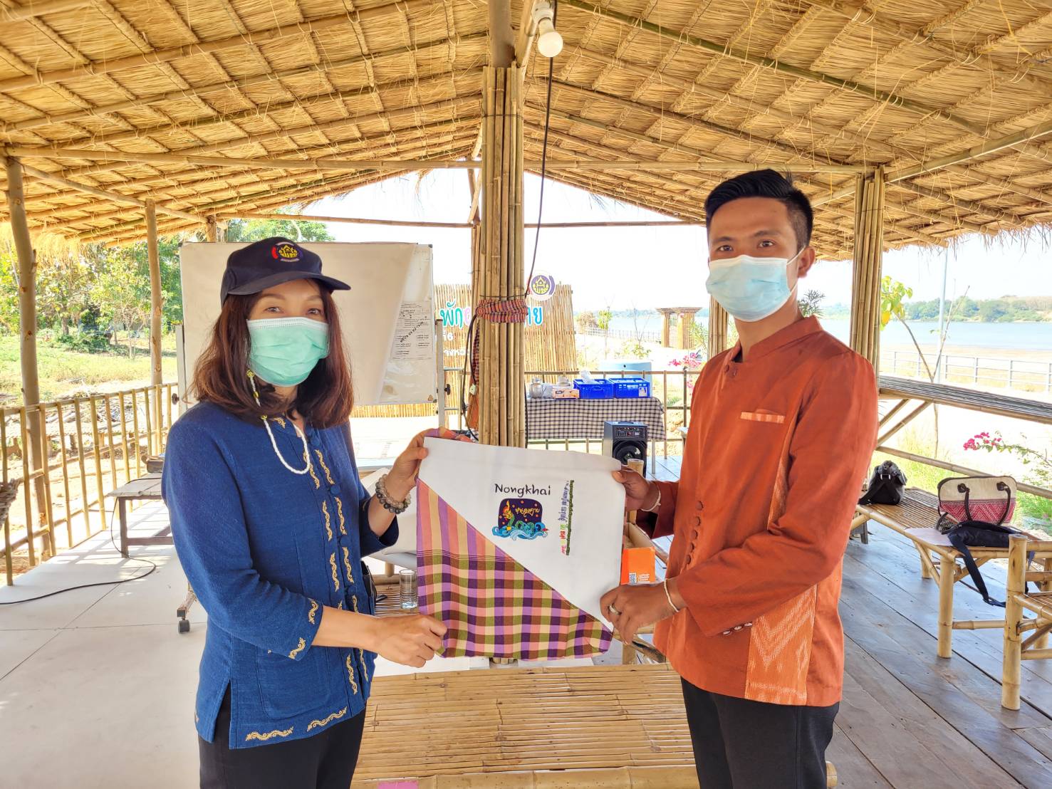 พช.หนองคาย ดำเนินโครงการส่งเสริมและพัฒนาหมู่บ้านกองทุนแม่ของแผ่นดิน กิจกรรม สนับสนุนกิจกรรมศูนย์เรียนรู้ต้นแบบหนุนเสริมสัมมาชีพชุมชนแก่เยาวชนกลุ่มเสี่ยงและผู้ผ่านการบำบัด