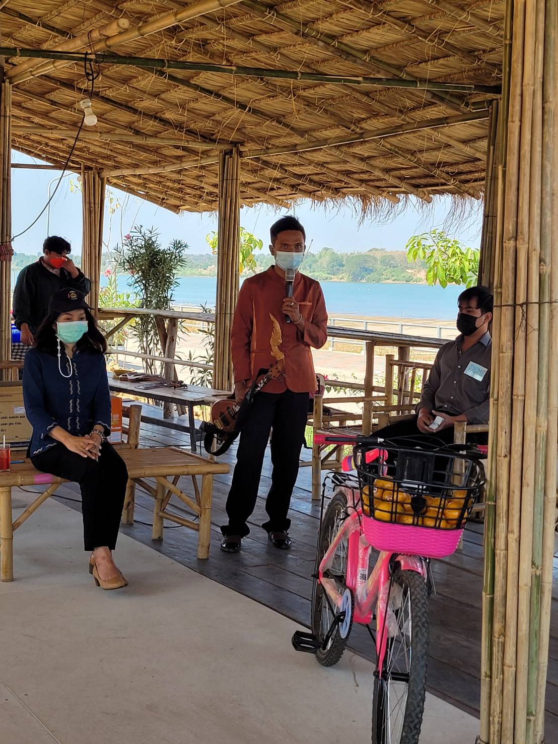 พช.หนองคาย ดำเนินโครงการส่งเสริมและพัฒนาหมู่บ้านกองทุนแม่ของแผ่นดิน กิจกรรม สนับสนุนกิจกรรมศูนย์เรียนรู้ต้นแบบหนุนเสริมสัมมาชีพชุมชนแก่เยาวชนกลุ่มเสี่ยงและผู้ผ่านการบำบัด