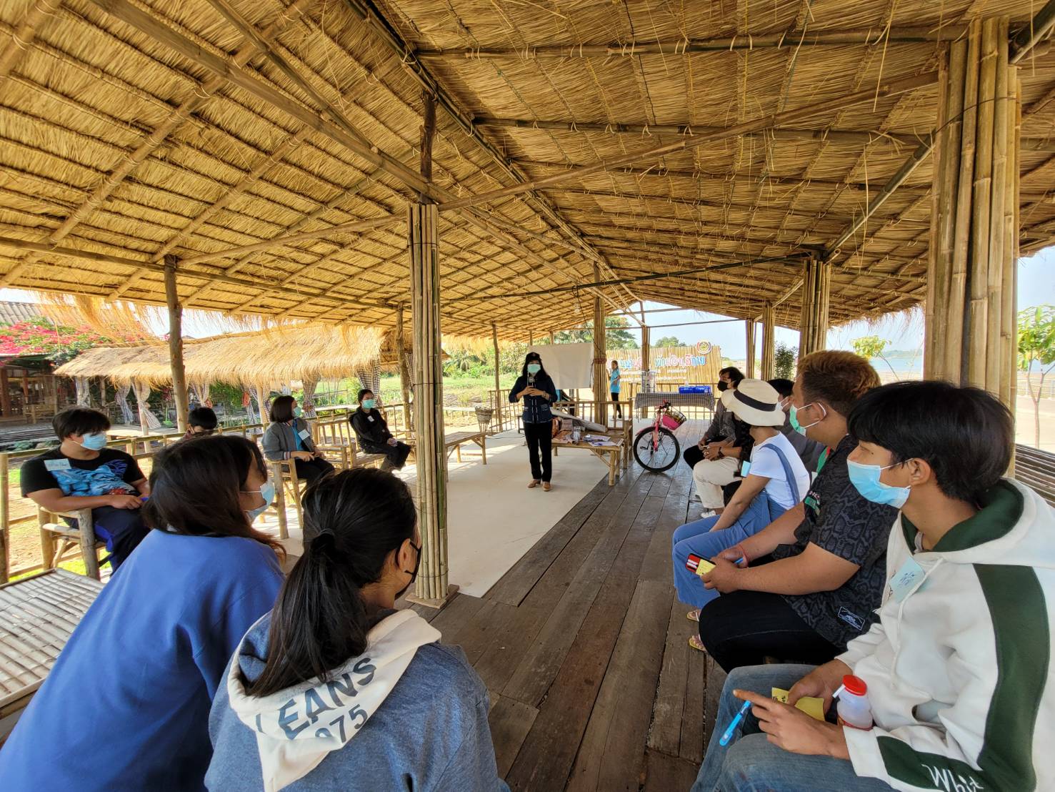 พช.หนองคาย ดำเนินโครงการส่งเสริมและพัฒนาหมู่บ้านกองทุนแม่ของแผ่นดิน กิจกรรม สนับสนุนกิจกรรมศูนย์เรียนรู้ต้นแบบหนุนเสริมสัมมาชีพชุมชนแก่เยาวชนกลุ่มเสี่ยงและผู้ผ่านการบำบัด