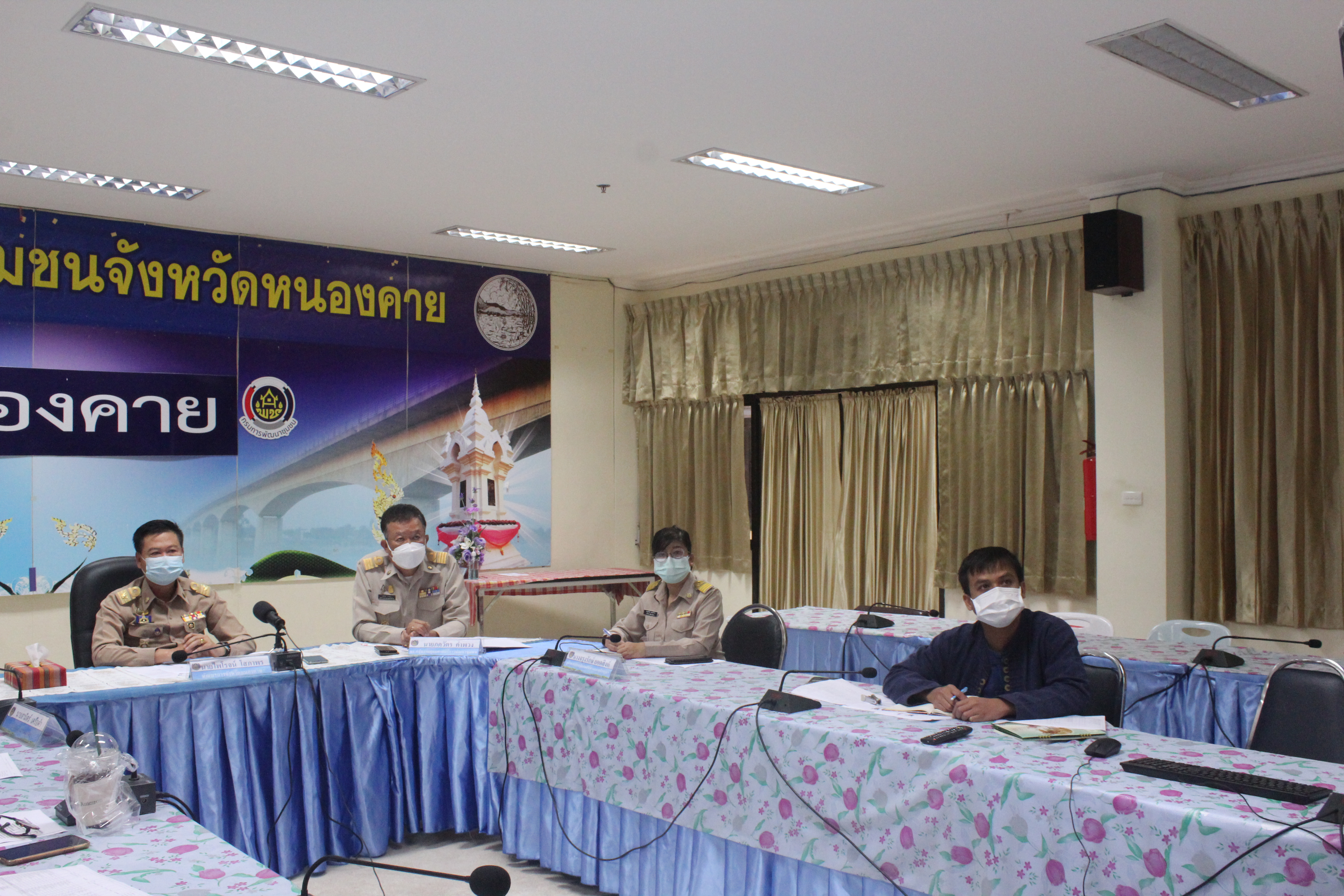 หนองคาย ประชุมเตรียมความพร้อมงาน OTOP ภูมิภาค เผยแพร่ภูมิปัญญาท้องถิ่น ด้านผลิตภัณฑ์ หนึ่งตำบล หนึ่งผลิตภัณฑ์ (OTOP)