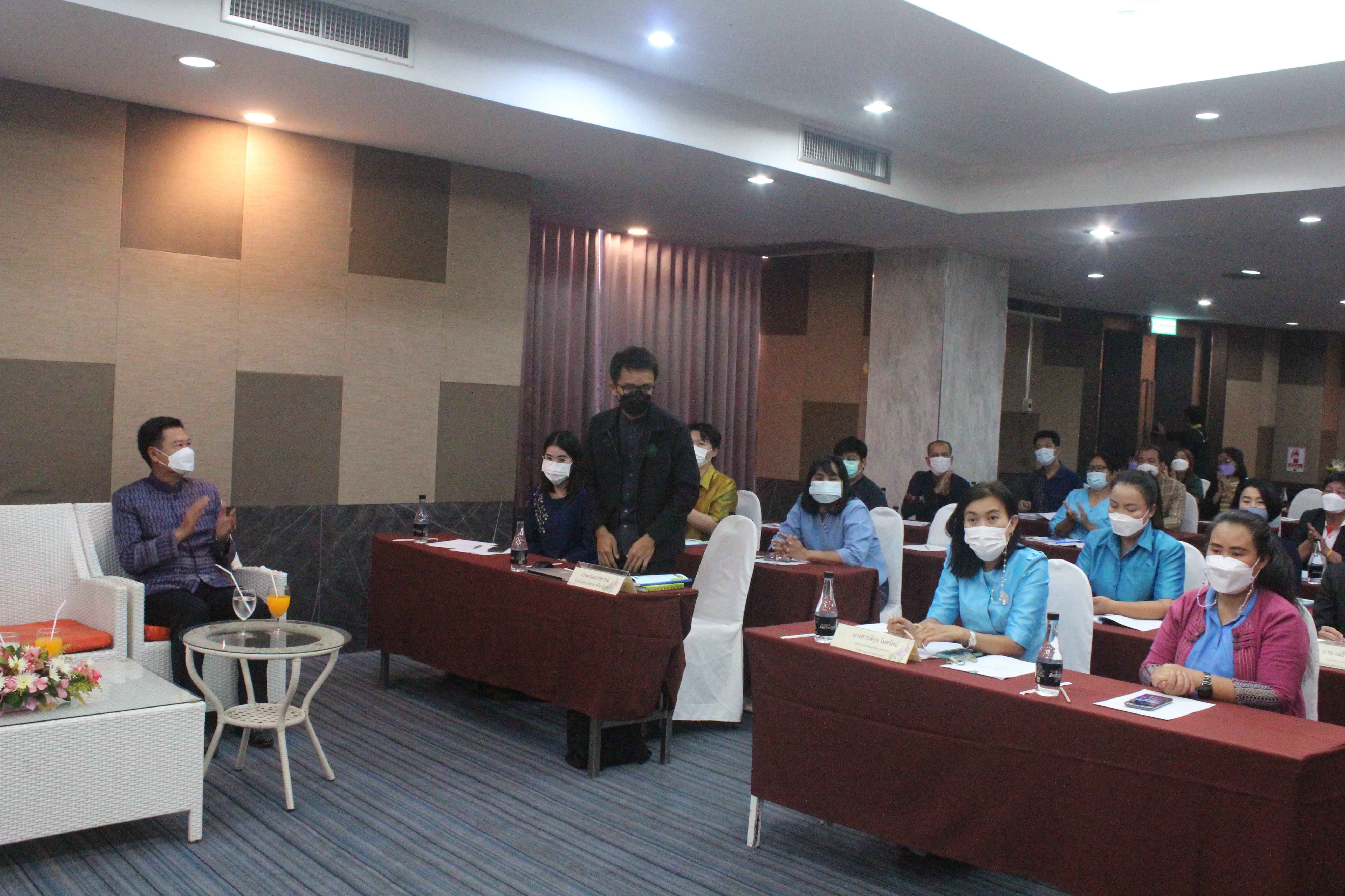 พช.หนองคาย ประชุมให้ความรู้แก่ผู้ผลิต ผู้ประกอบการ OTOP ตามโครงการส่งเสริมกระบวนการเครือข่ายองค์ความรู้ (Knowledge – Based OTOP : KBO)