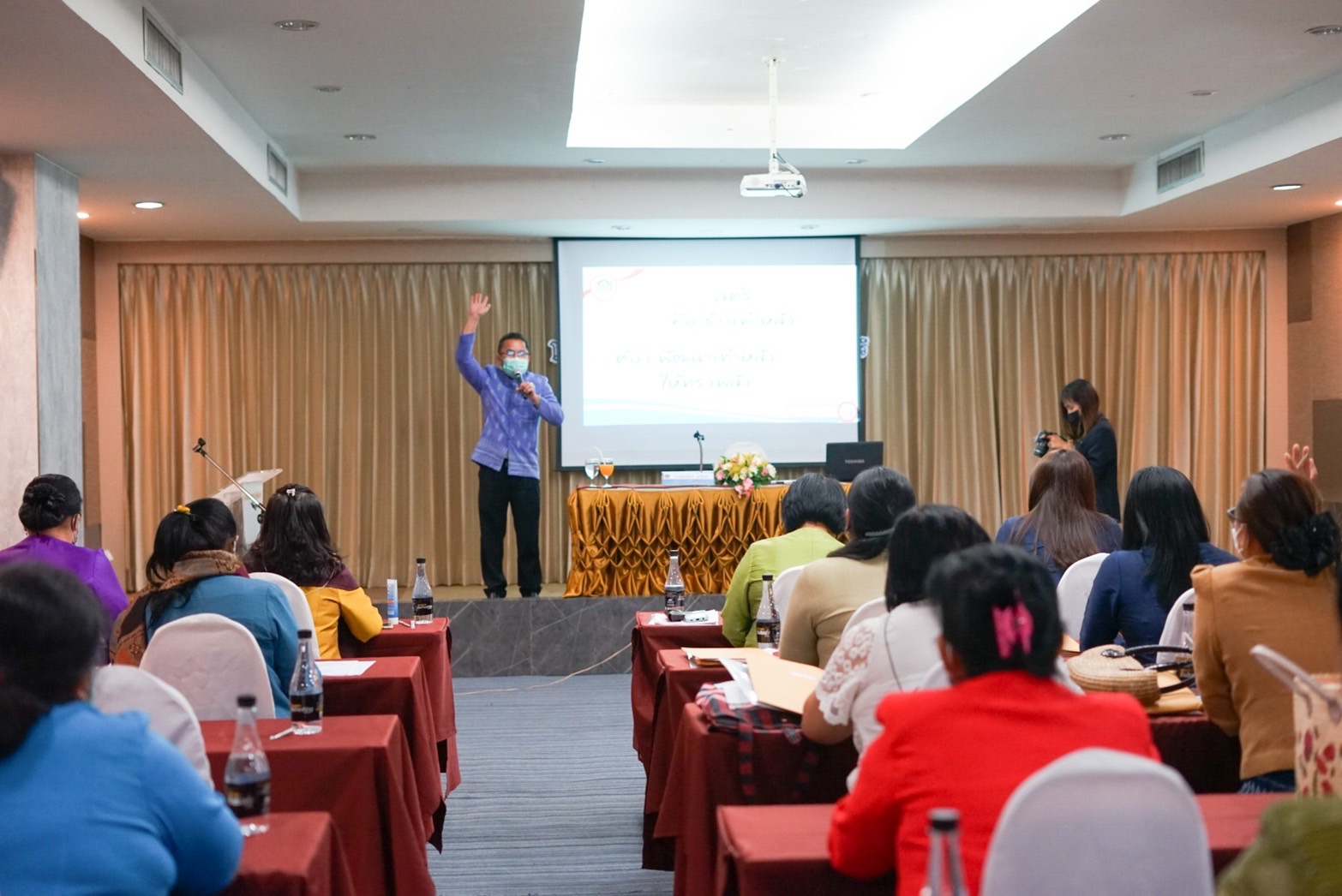 พช.หนองคาย จัดโครงการเพิ่มประสิทธิภาพการปฏิบัติงานกองทุนพัฒนาบทบาทสตรีแก่กลไกการขับเคลื่อนกองทุนพัฒนาบทบาทสตรี ระดับจังหวัด