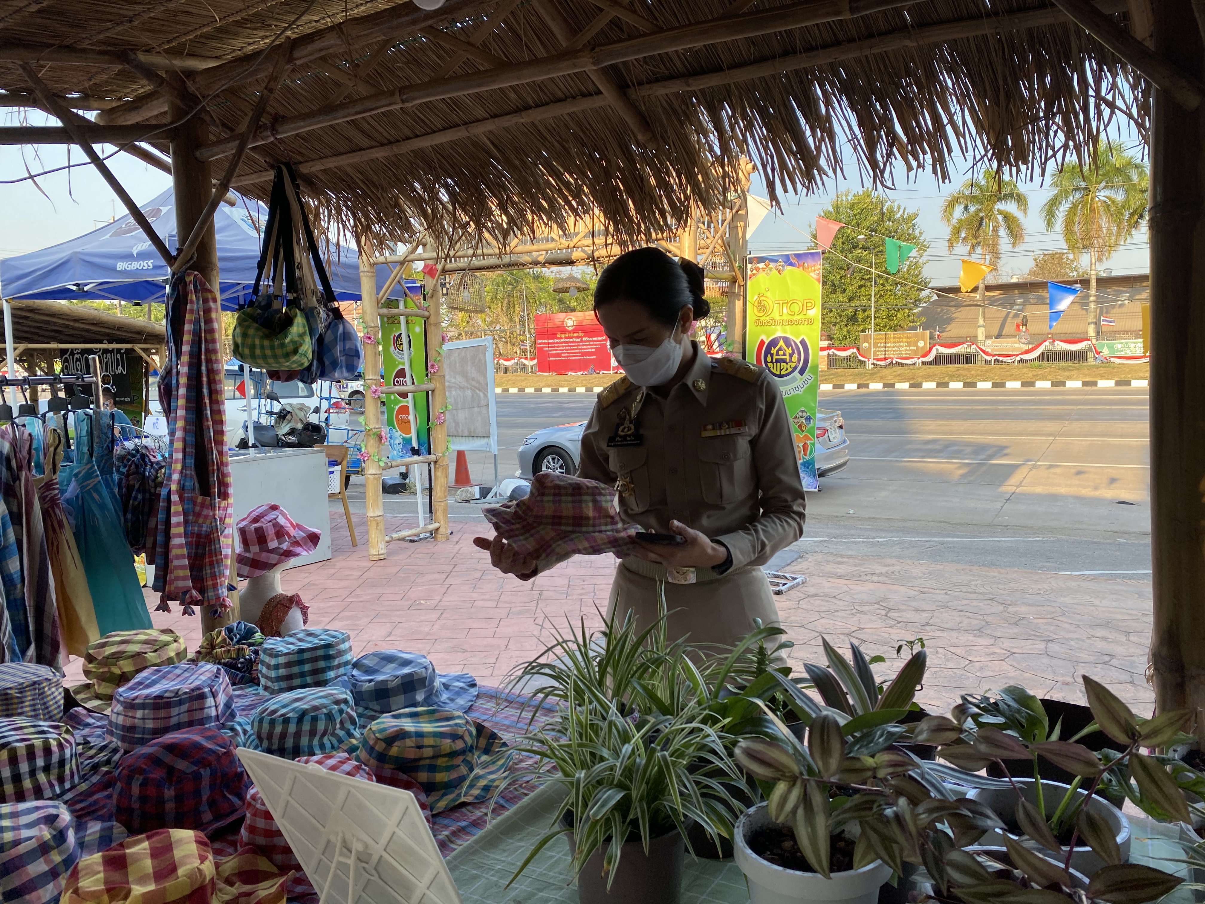 พช.หนองคาย จัดตลาดชุมชน คนหนองคาย เพื่อแก้ไขปัญหา และบรรเทาปัญหาค่าครองชีพ