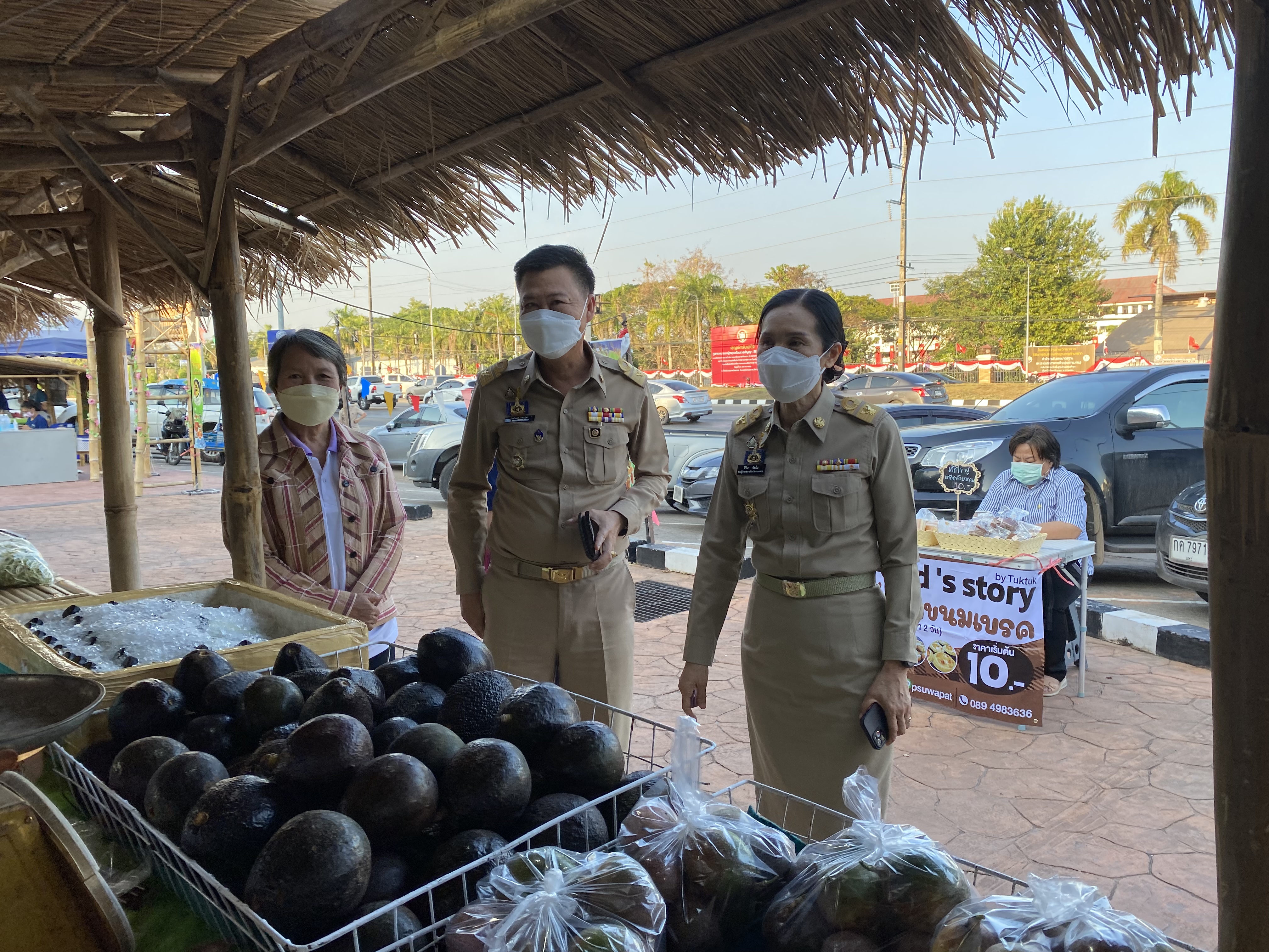 พช.หนองคาย จัดตลาดชุมชน คนหนองคาย เพื่อแก้ไขปัญหา และบรรเทาปัญหาค่าครองชีพ