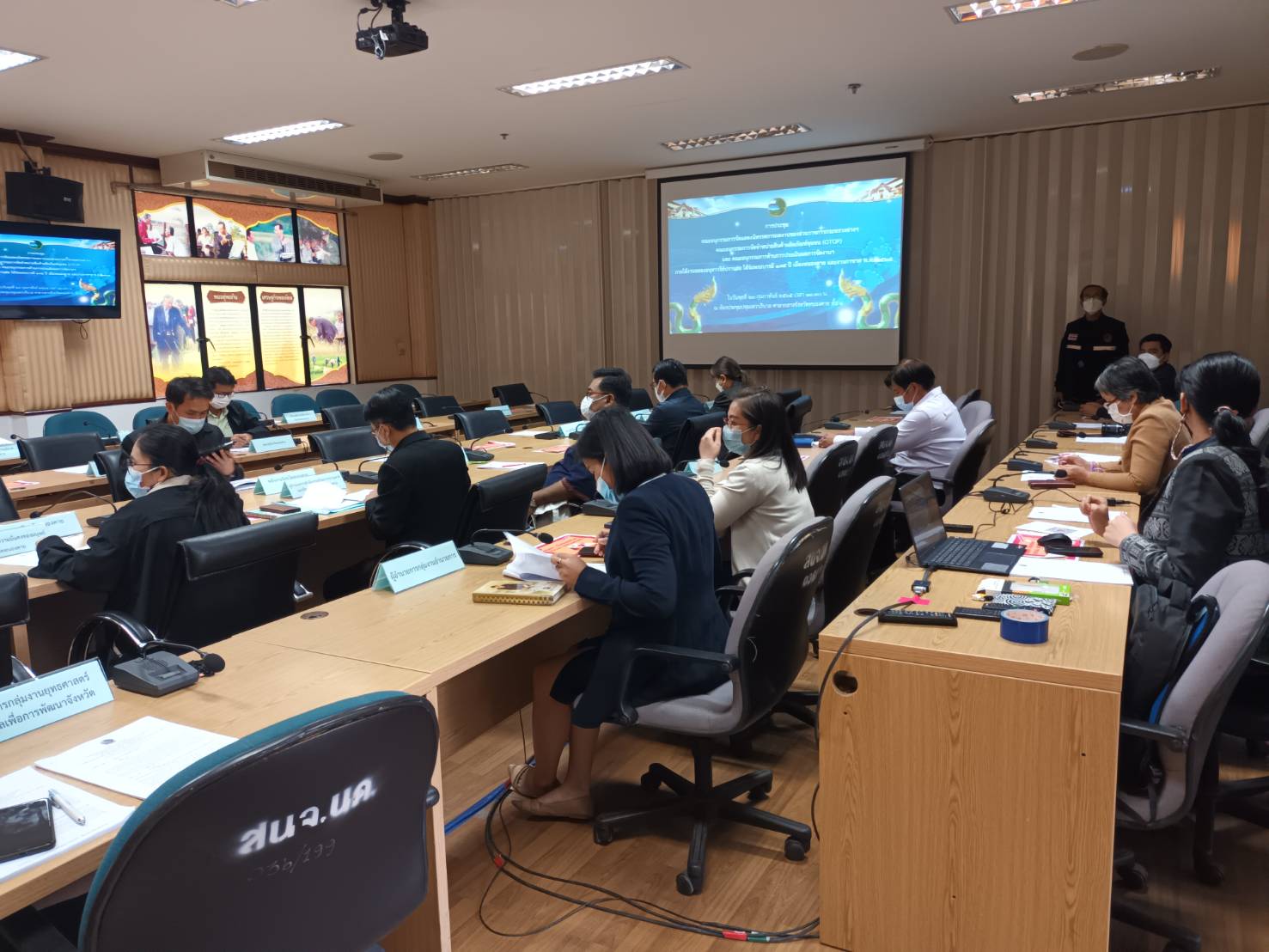 พช.หนองคาย ร่วมประชุมคณะอนุกรรมการจัดแสดงนิทรรศการผลงานของส่วนราชการกระทรวงต่าง ๆ คณะอนุกรรมการจัดจำหน่ายสินค้าผลิตภัณฑ์ชุมชน (OTOP) ภายใต้งานฉลองอนุสาวรีย์ปรับฮ่อ ใต้ร่มพระบารมี 195 ปีเมืองหนองคาย และงานกาชาด พ.ศ. 2565