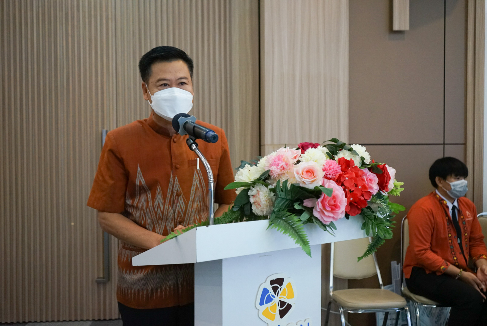 ผู้ตรวจราชการกรมการพัฒนาชุมชน มอบนโยบายแนวทางการประเมินส่วนราชการตามมาตรการปรับปรุงประสิทธิภาพในการปฏิบัติราชการ ประจำปีงบประมาณ พ.ศ. 2565 จังหวัดหนองคาย