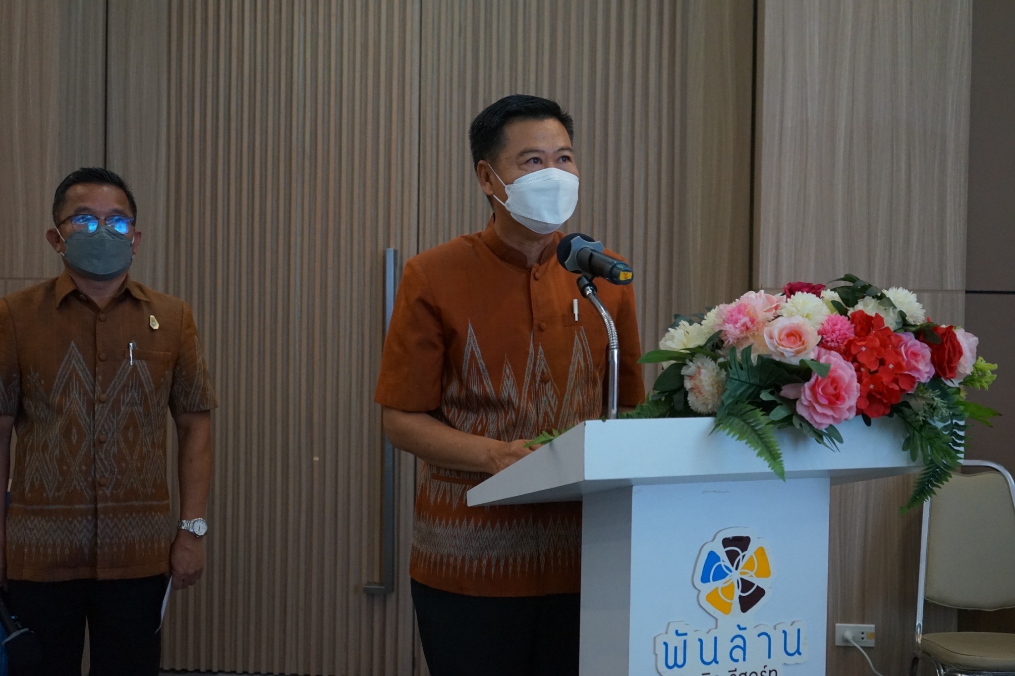 อธิบดีกรมการพัฒนาชุมชน มอบนโยบายการขับเคลื่อนการดำเนินงานและลงพื้นที่ติดตามการขับเคลื่อนงานพัฒนาชุมชน ในพื้นที่จังหวัดหนองคาย