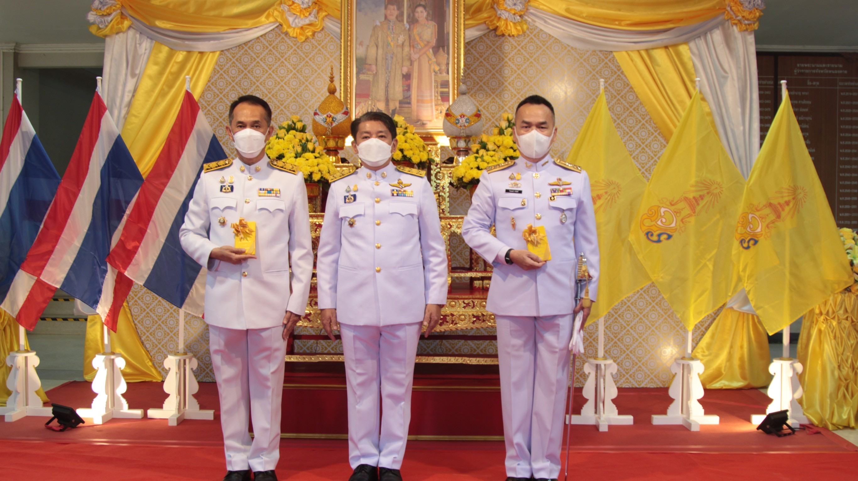 พช.หนองคาย ร่วมพิธีมอบปฏิทินหลวงพุทธศักราช 2565 พระราชทานสำหรับความสุขปีใหม่