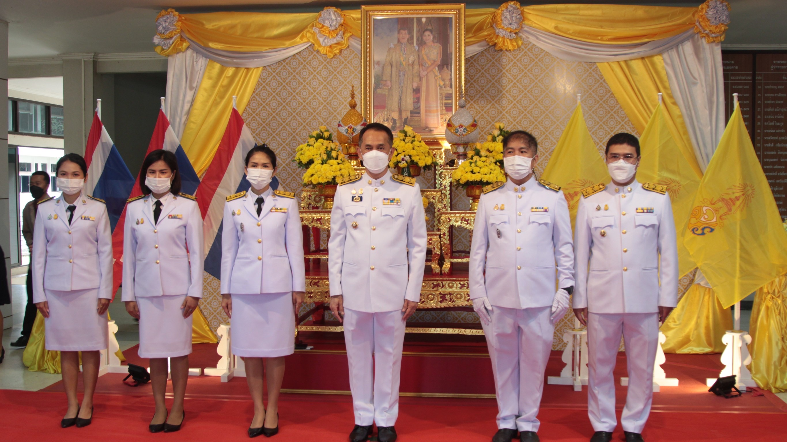 พช.หนองคาย ร่วมพิธีมอบปฏิทินหลวงพุทธศักราช 2565 พระราชทานสำหรับความสุขปีใหม่