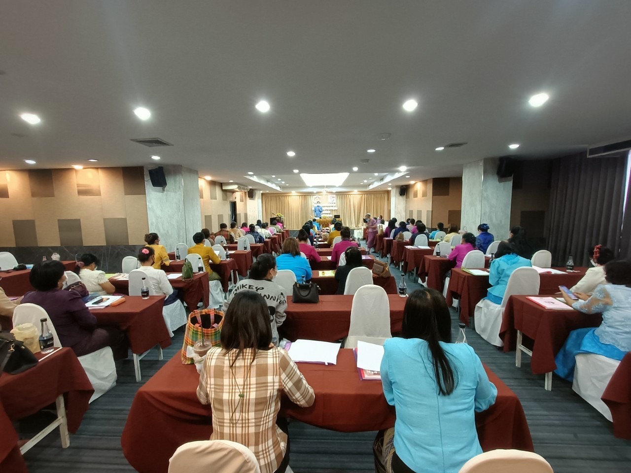 พช.หนองคาย จัดโครงการพัฒนาระบบบริหารจัดการกองทุนและการประเมินผลทุนหมุนเวียนกองทุนพัฒนาบทบาทสตรีดีประจำปีบัญชี 2565