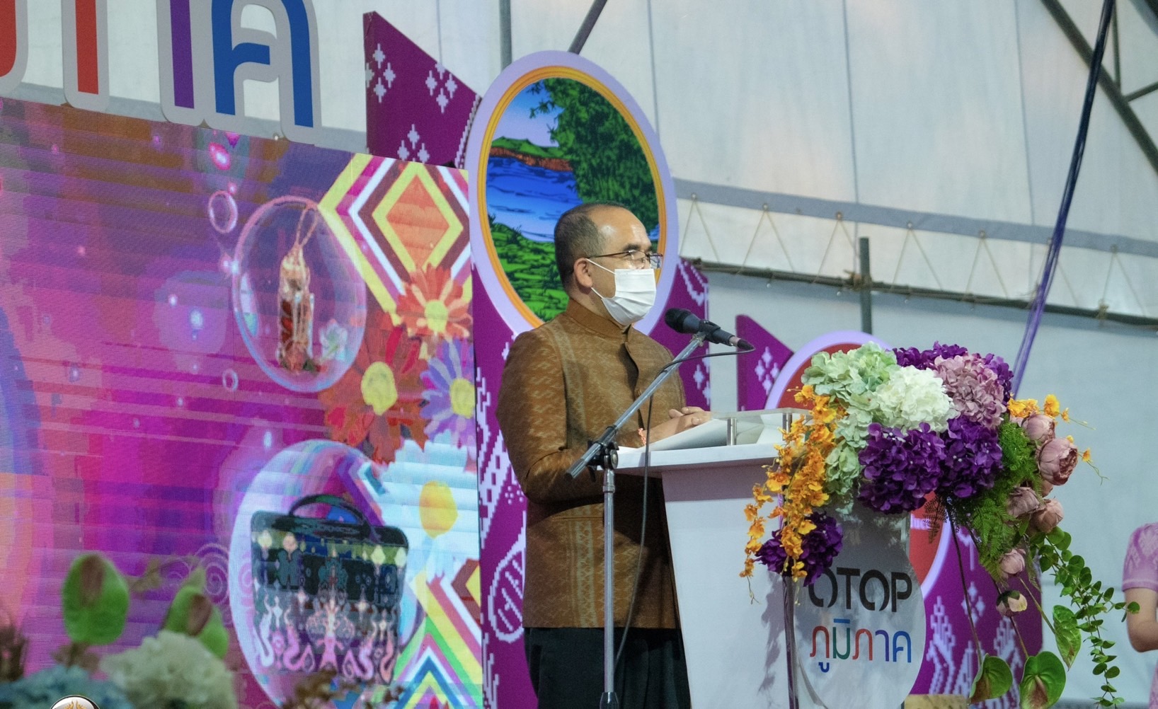 กรมการพัฒนาชุมชน สร้างความสุขผลิบาน ในงาน OTOP ภูมิภาค จังหวัดหนองคาย “ช้อป คุ้ม ครบ จบที่เดียว” กระตุ้นเศรษฐกิจฐานราก กระจายรายได้สู่ชุมชน