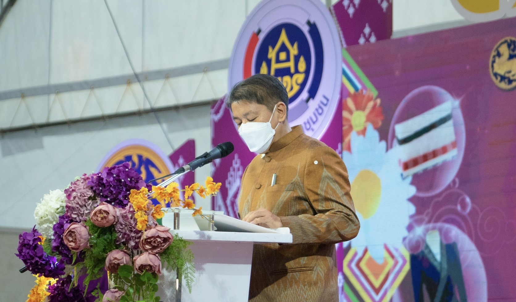 กรมการพัฒนาชุมชน สร้างความสุขผลิบาน ในงาน OTOP ภูมิภาค จังหวัดหนองคาย “ช้อป คุ้ม ครบ จบที่เดียว” กระตุ้นเศรษฐกิจฐานราก กระจายรายได้สู่ชุมชน