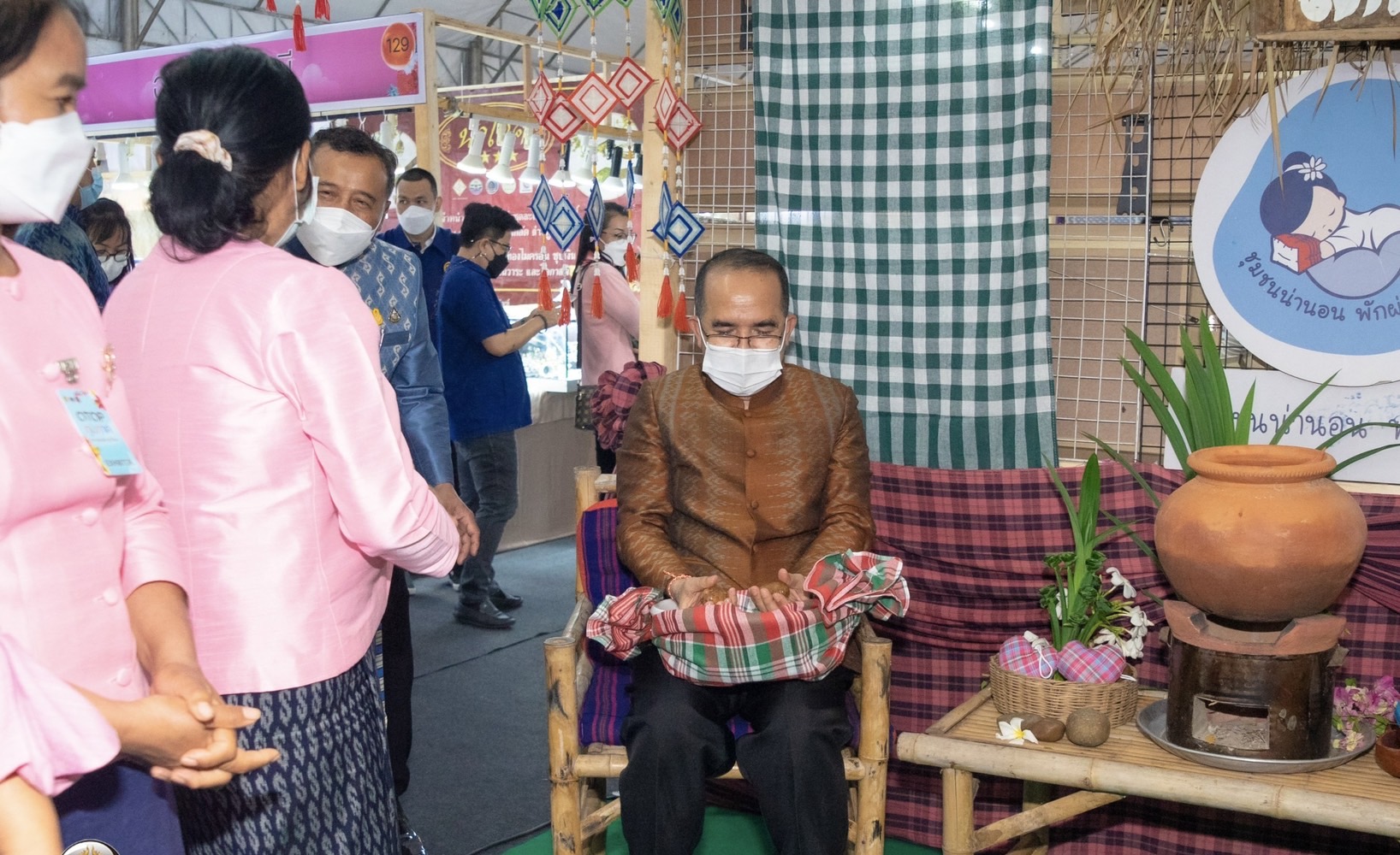 กรมการพัฒนาชุมชน สร้างความสุขผลิบาน ในงาน OTOP ภูมิภาค จังหวัดหนองคาย “ช้อป คุ้ม ครบ จบที่เดียว” กระตุ้นเศรษฐกิจฐานราก กระจายรายได้สู่ชุมชน