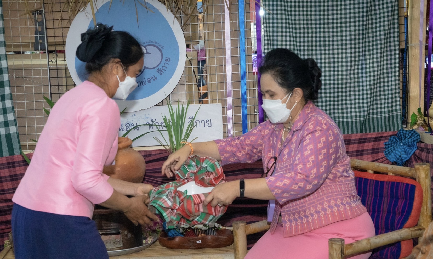 กรมการพัฒนาชุมชน สร้างความสุขผลิบาน ในงาน OTOP ภูมิภาค จังหวัดหนองคาย “ช้อป คุ้ม ครบ จบที่เดียว” กระตุ้นเศรษฐกิจฐานราก กระจายรายได้สู่ชุมชน