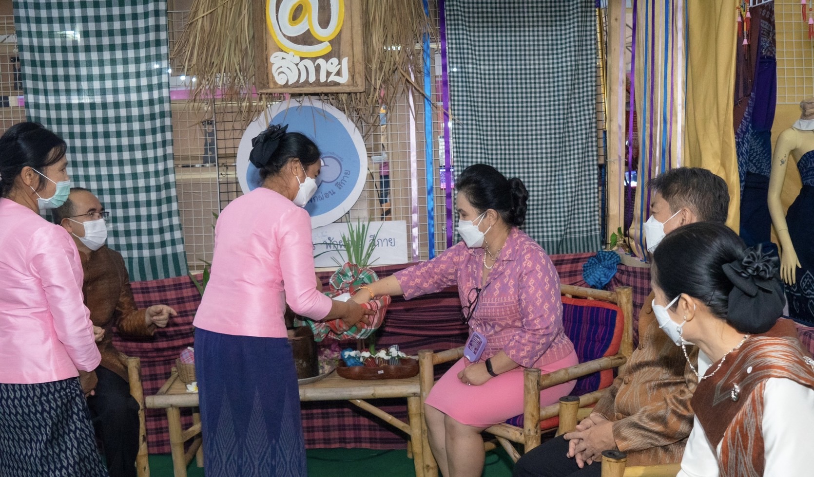 กรมการพัฒนาชุมชน สร้างความสุขผลิบาน ในงาน OTOP ภูมิภาค จังหวัดหนองคาย “ช้อป คุ้ม ครบ จบที่เดียว” กระตุ้นเศรษฐกิจฐานราก กระจายรายได้สู่ชุมชน