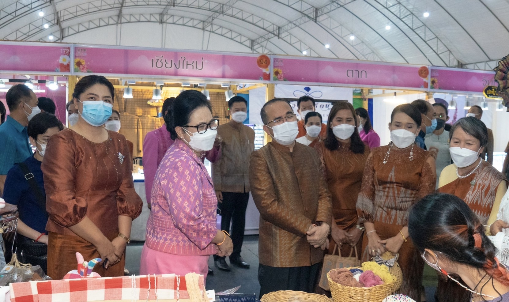 กรมการพัฒนาชุมชน สร้างความสุขผลิบาน ในงาน OTOP ภูมิภาค จังหวัดหนองคาย “ช้อป คุ้ม ครบ จบที่เดียว” กระตุ้นเศรษฐกิจฐานราก กระจายรายได้สู่ชุมชน