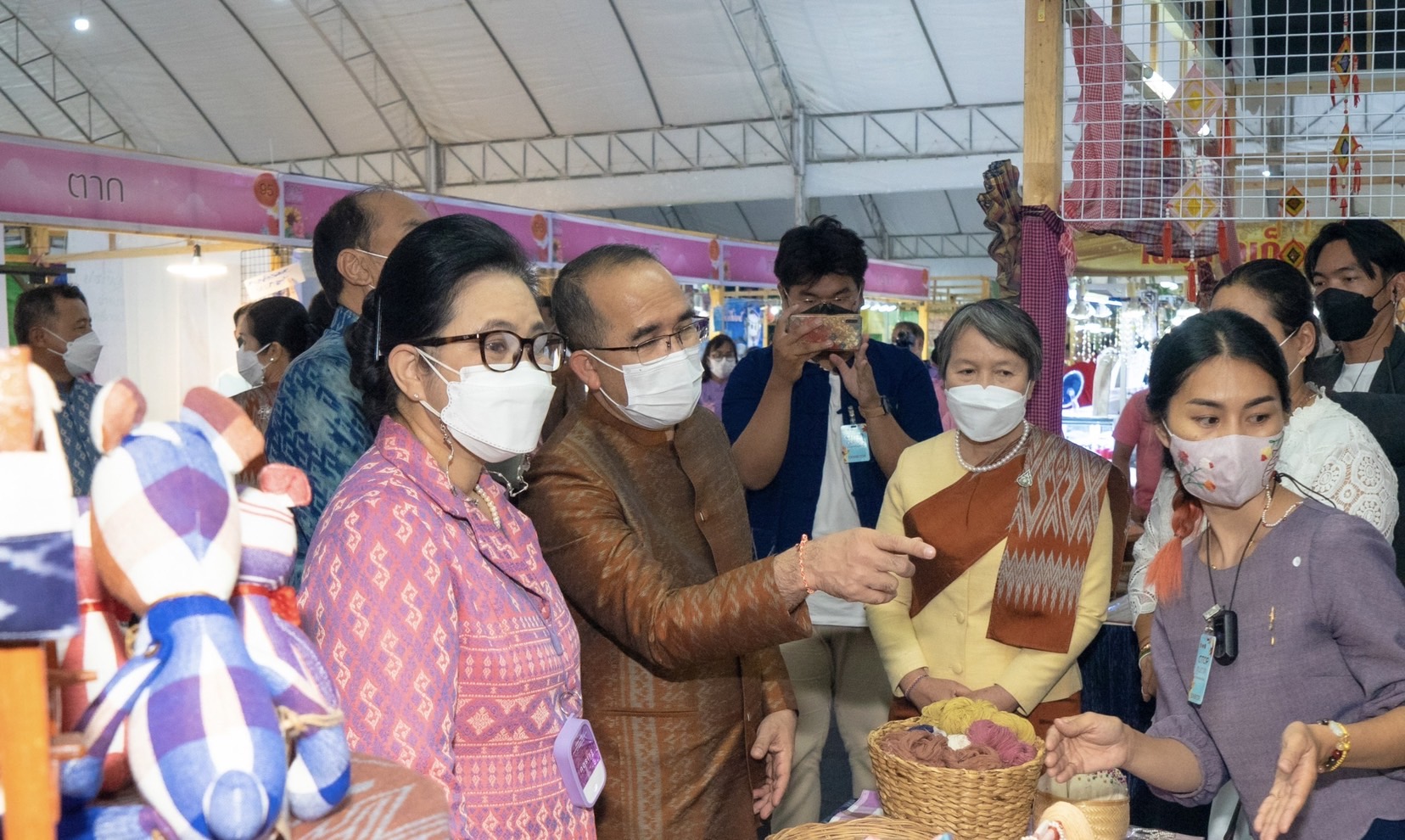 กรมการพัฒนาชุมชน สร้างความสุขผลิบาน ในงาน OTOP ภูมิภาค จังหวัดหนองคาย “ช้อป คุ้ม ครบ จบที่เดียว” กระตุ้นเศรษฐกิจฐานราก กระจายรายได้สู่ชุมชน