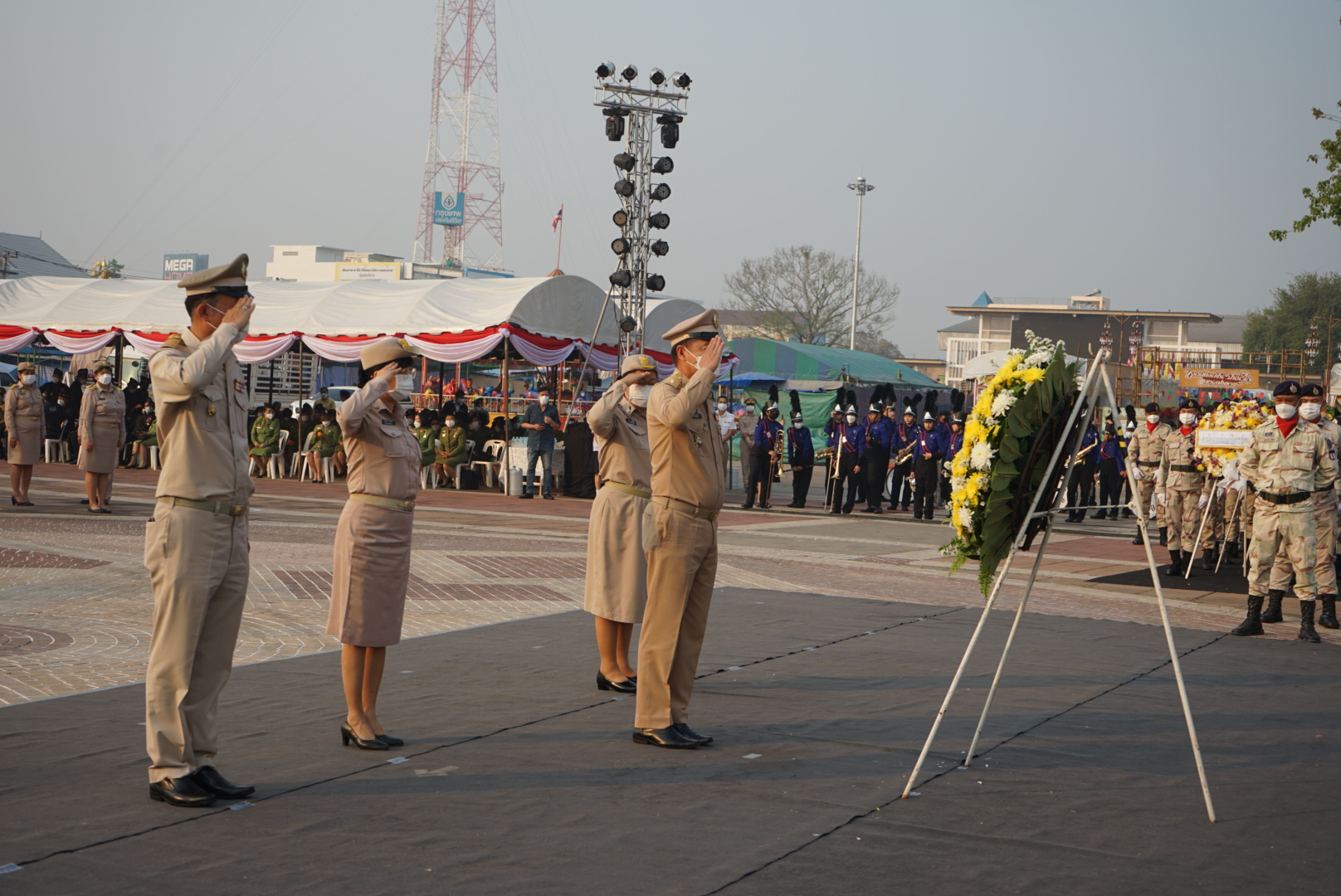 พช.หนองคาย ร่วมพิธีสักการะสิ่งศักดิ์สิทธิ์ พิธีบวงสรวง และทำบุญอุทิศส่วนกุศลให้กับบรรพบุรุษ ในงาน “ฉลองอนุสาวรีย์ปราบฮ่อ ใต้ร่มพระบารมี 195 ปี เมืองหนองคาย”
