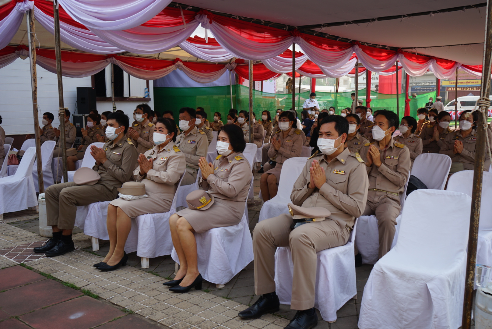 พช.หนองคาย ร่วมพิธีสักการะสิ่งศักดิ์สิทธิ์ พิธีบวงสรวง และทำบุญอุทิศส่วนกุศลให้กับบรรพบุรุษ ในงาน “ฉลองอนุสาวรีย์ปราบฮ่อ ใต้ร่มพระบารมี 195 ปี เมืองหนองคาย”