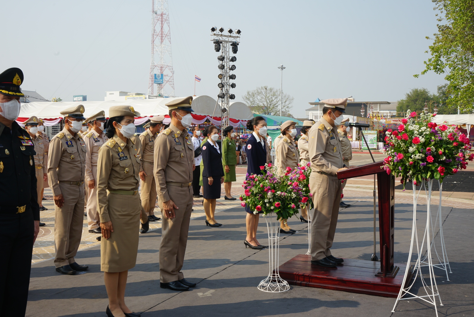 พช.หนองคาย ร่วมพิธีสักการะสิ่งศักดิ์สิทธิ์ พิธีบวงสรวง และทำบุญอุทิศส่วนกุศลให้กับบรรพบุรุษ ในงาน “ฉลองอนุสาวรีย์ปราบฮ่อ ใต้ร่มพระบารมี 195 ปี เมืองหนองคาย”