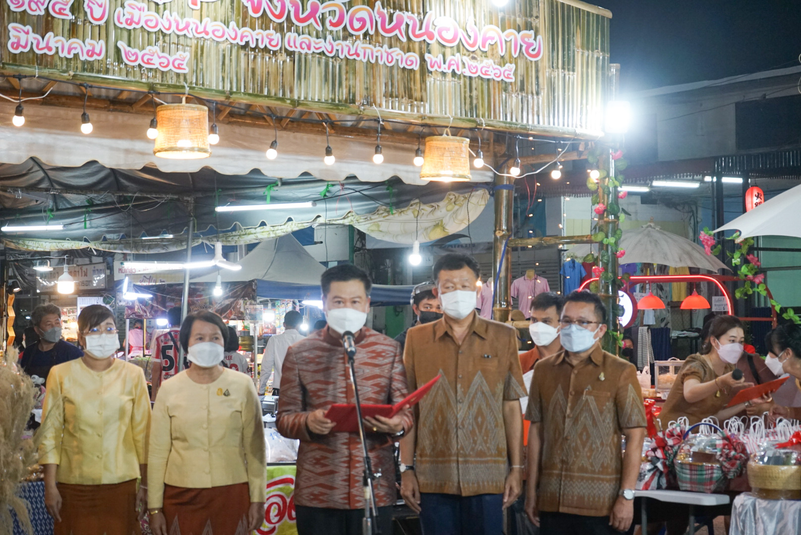 พช.หนองคาย ยกขบวนสินค้าผลิตภัณฑ์ชุมชน ของดี OTOP มาจัดแสดงและจำหน่าย ในงาน “ฉลองอนุสาวรีย์ปราบฮ่อ ใต้ร่มพระบารมี 195 ปี เมืองหนองคาย และงานกาชาด พ.ศ.2565”