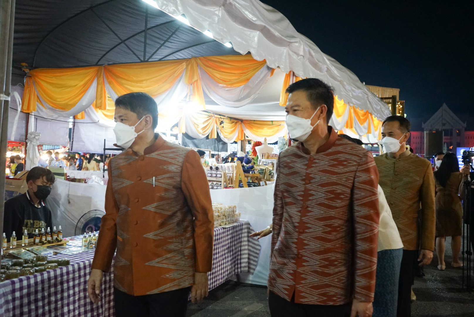 พช.หนองคาย ยกขบวนสินค้าผลิตภัณฑ์ชุมชน ของดี OTOP มาจัดแสดงและจำหน่าย ในงาน “ฉลองอนุสาวรีย์ปราบฮ่อ ใต้ร่มพระบารมี 195 ปี เมืองหนองคาย และงานกาชาด พ.ศ.2565”