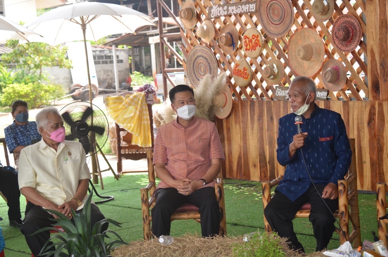 หนองคาย Kick off แก้จนแก้หนี้ ด้วยกองทุนชุมชน ภายใต้สโลแกน “1 พัฒนากร 1 กลุ่มออมทรัพย์เพื่อการผลิต”