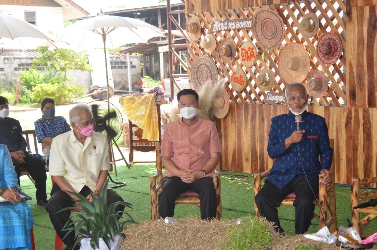 หนองคาย Kick off แก้จนแก้หนี้ ด้วยกองทุนชุมชน ภายใต้สโลแกน “1 พัฒนากร 1 กลุ่มออมทรัพย์เพื่อการผลิต”