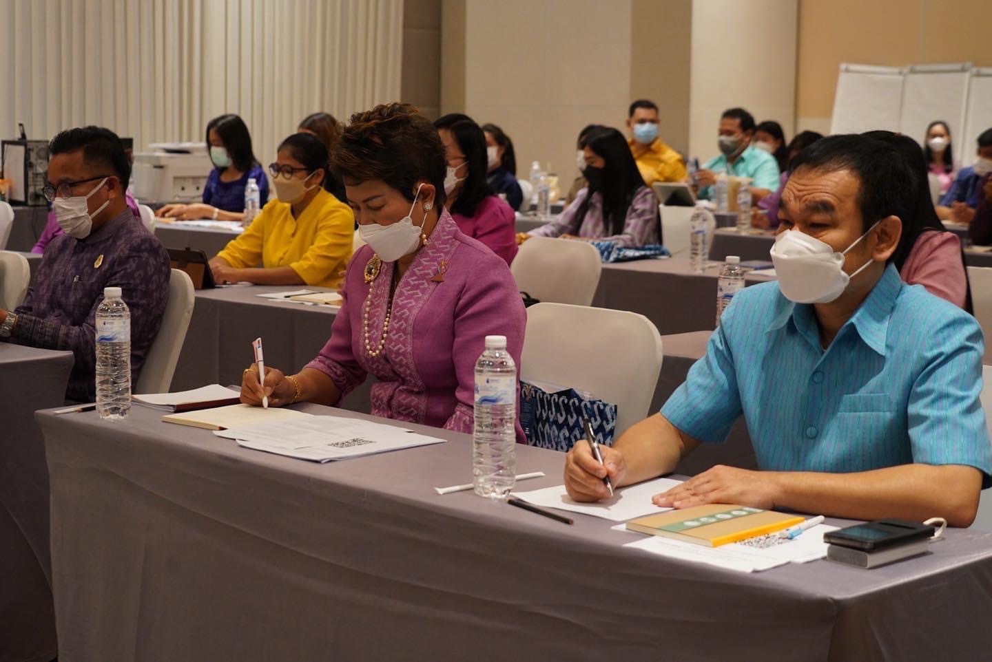 พช.หนองคาย เข้าร่วมโครงการประชุมเชิงปฏิบัติการทบทวนและจัดทำแผนปฏิบัติการระยะยาว 5 ปี (พ.ศ.2566 – 2570) กองทุนพัฒนาบทบาทสตรี และจัดทำแผนปฏิบัติการ ประจำปีบัญชี 2566 กองทุนพัฒนาบทบาทสตรี