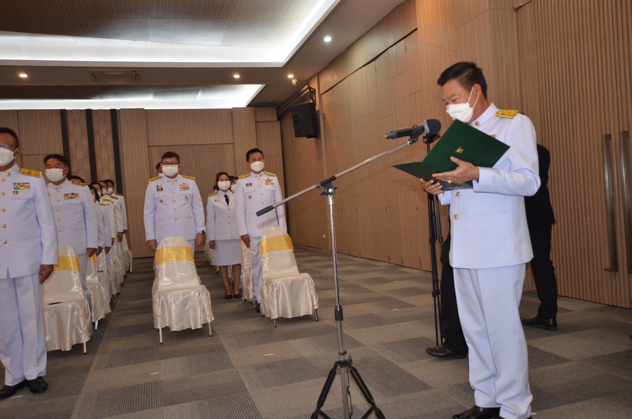 จังหวัดหนองคาย จัดพิธีมอบแบบลายผ้าพระราชทาน “ผ้าขิดลายนารีรัตนราชกัญญา”