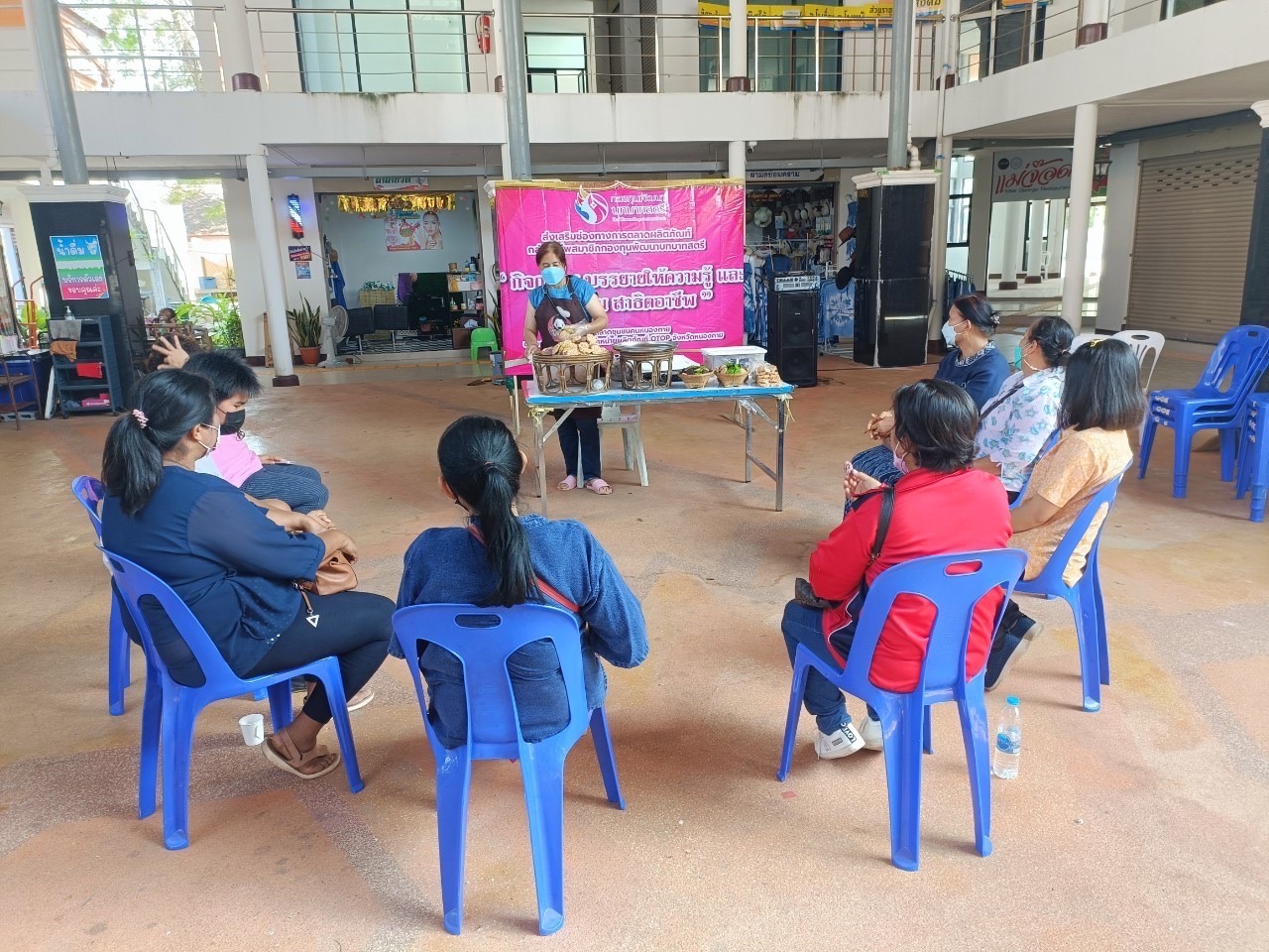 พช.หนองคาย จัดกิจกรรมส่งเสริมช่องทางการตลาดผลิตภัณฑ์กลุ่มอาชีพ สมาชิกกองทุนพัฒนาบทบาทสตรี จังหวัดหนองคาย