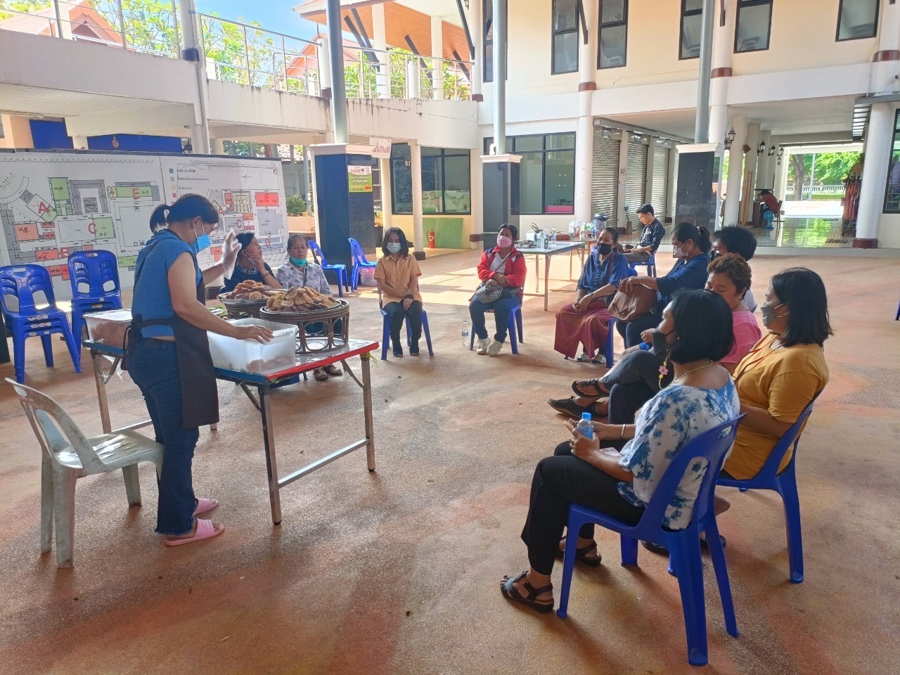 พช.หนองคาย จัดกิจกรรมส่งเสริมช่องทางการตลาดผลิตภัณฑ์กลุ่มอาชีพ สมาชิกกองทุนพัฒนาบทบาทสตรี จังหวัดหนองคาย