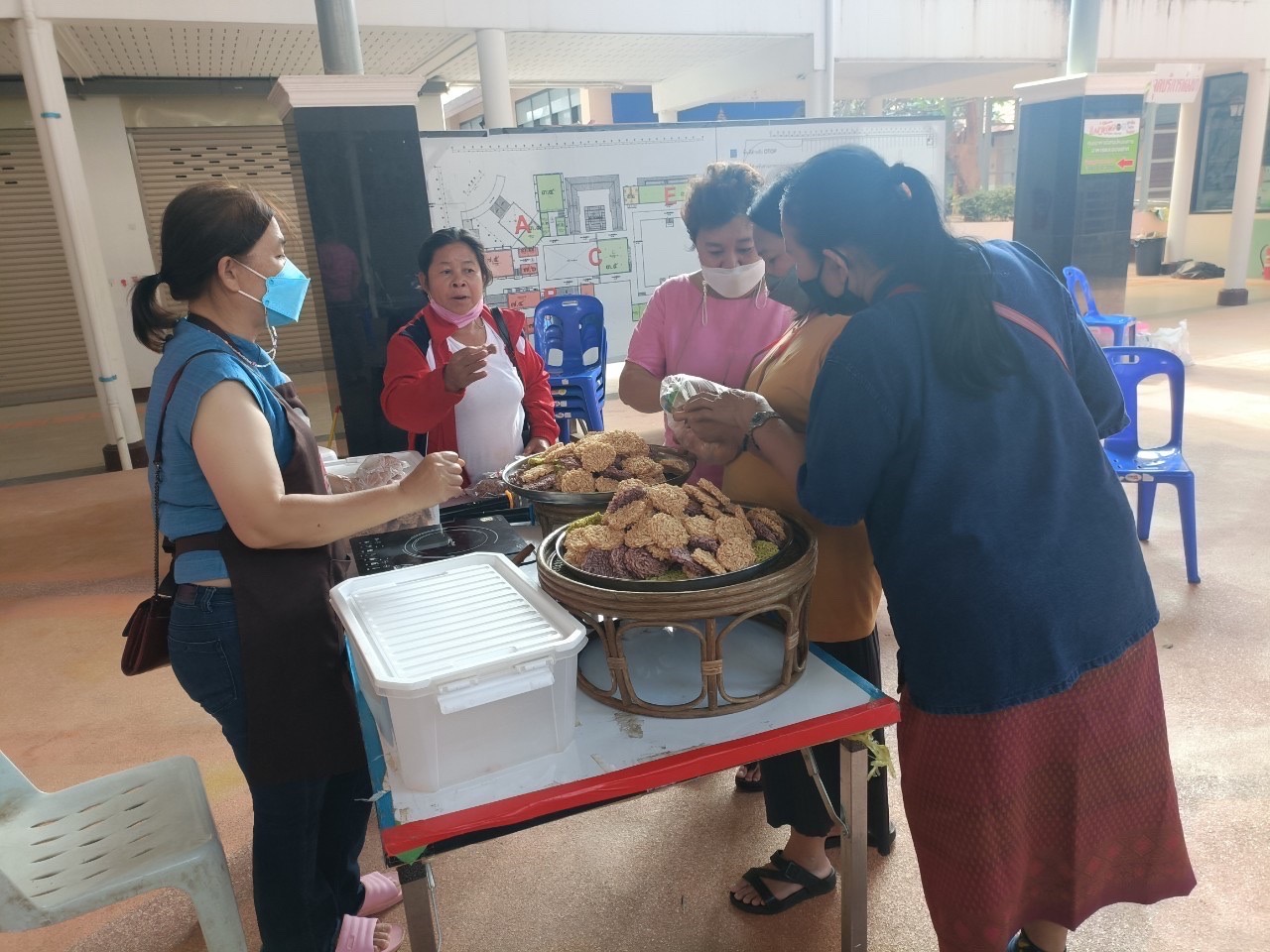 พช.หนองคาย จัดกิจกรรมส่งเสริมช่องทางการตลาดผลิตภัณฑ์กลุ่มอาชีพ สมาชิกกองทุนพัฒนาบทบาทสตรี จังหวัดหนองคาย