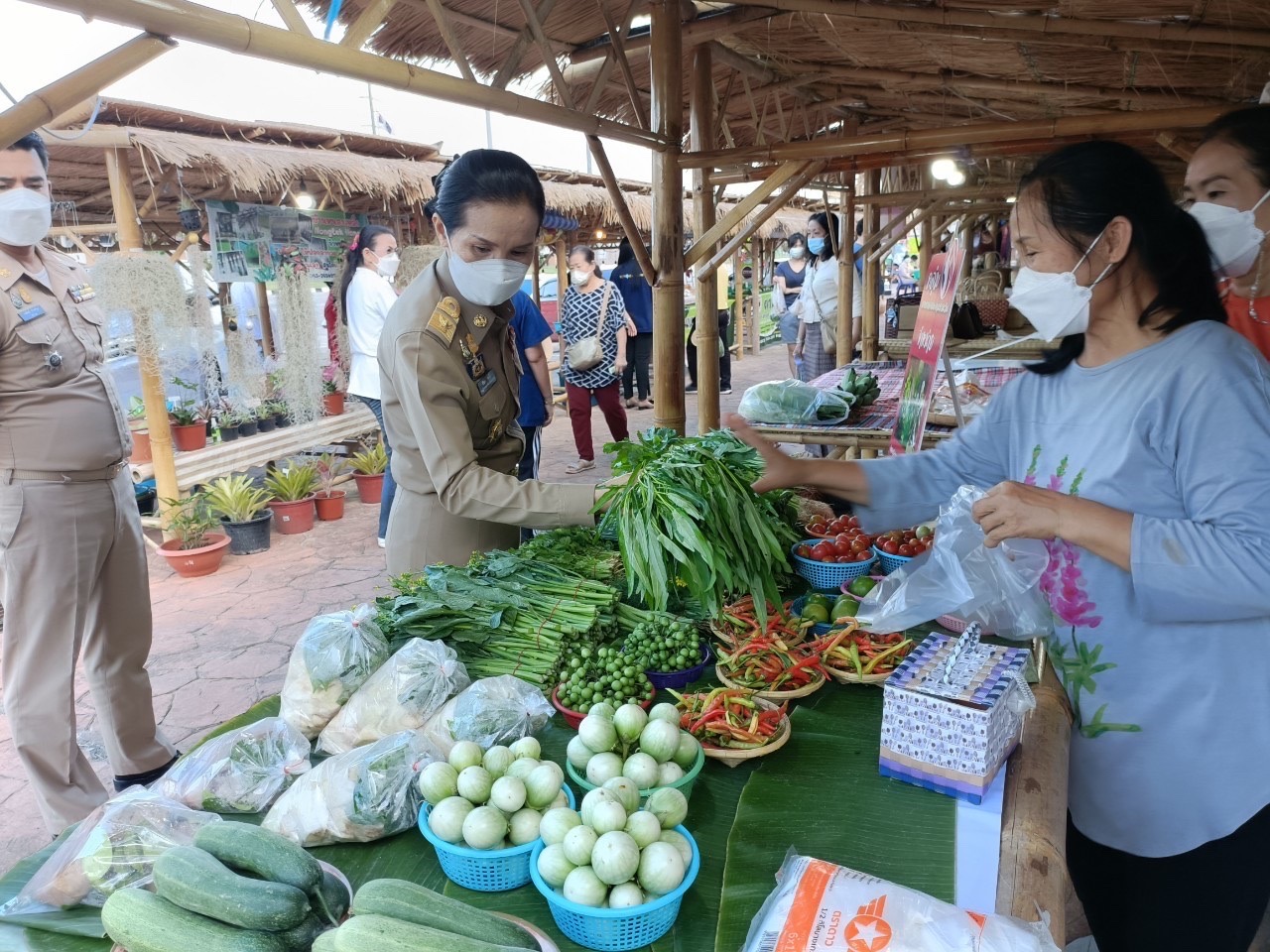 พช.หนองคาย จัดกิจกรรมส่งเสริมช่องทางการตลาดผลิตภัณฑ์กลุ่มอาชีพ สมาชิกกองทุนพัฒนาบทบาทสตรี จังหวัดหนองคาย