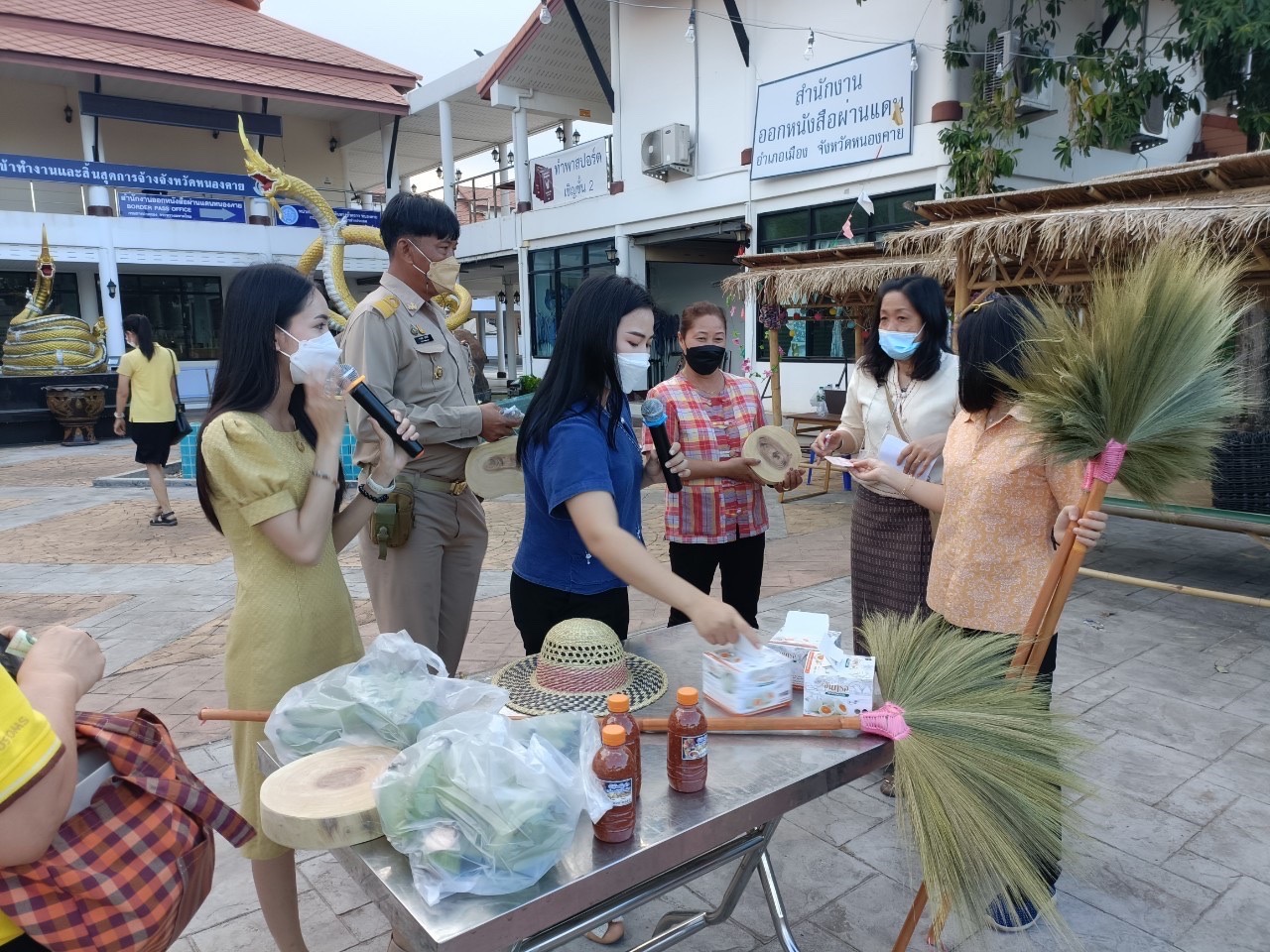 พช.หนองคาย จัดกิจกรรมส่งเสริมช่องทางการตลาดผลิตภัณฑ์กลุ่มอาชีพ สมาชิกกองทุนพัฒนาบทบาทสตรี จังหวัดหนองคาย