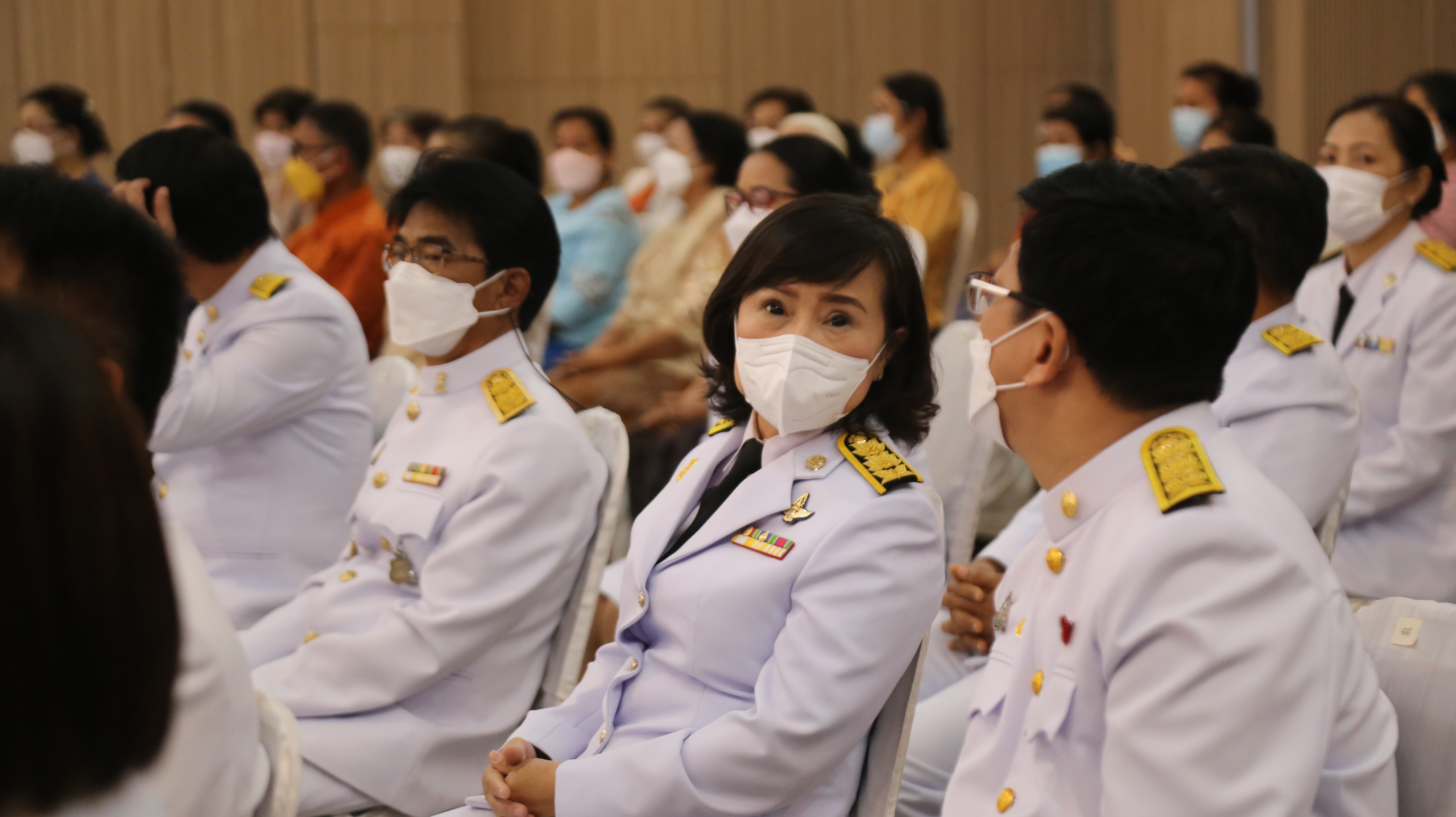 จังหวัดหนองคาย จัดพิธีมอบแบบลายผ้าพระราชทาน “ผ้าขิดลายนารีรัตนราชกัญญา”