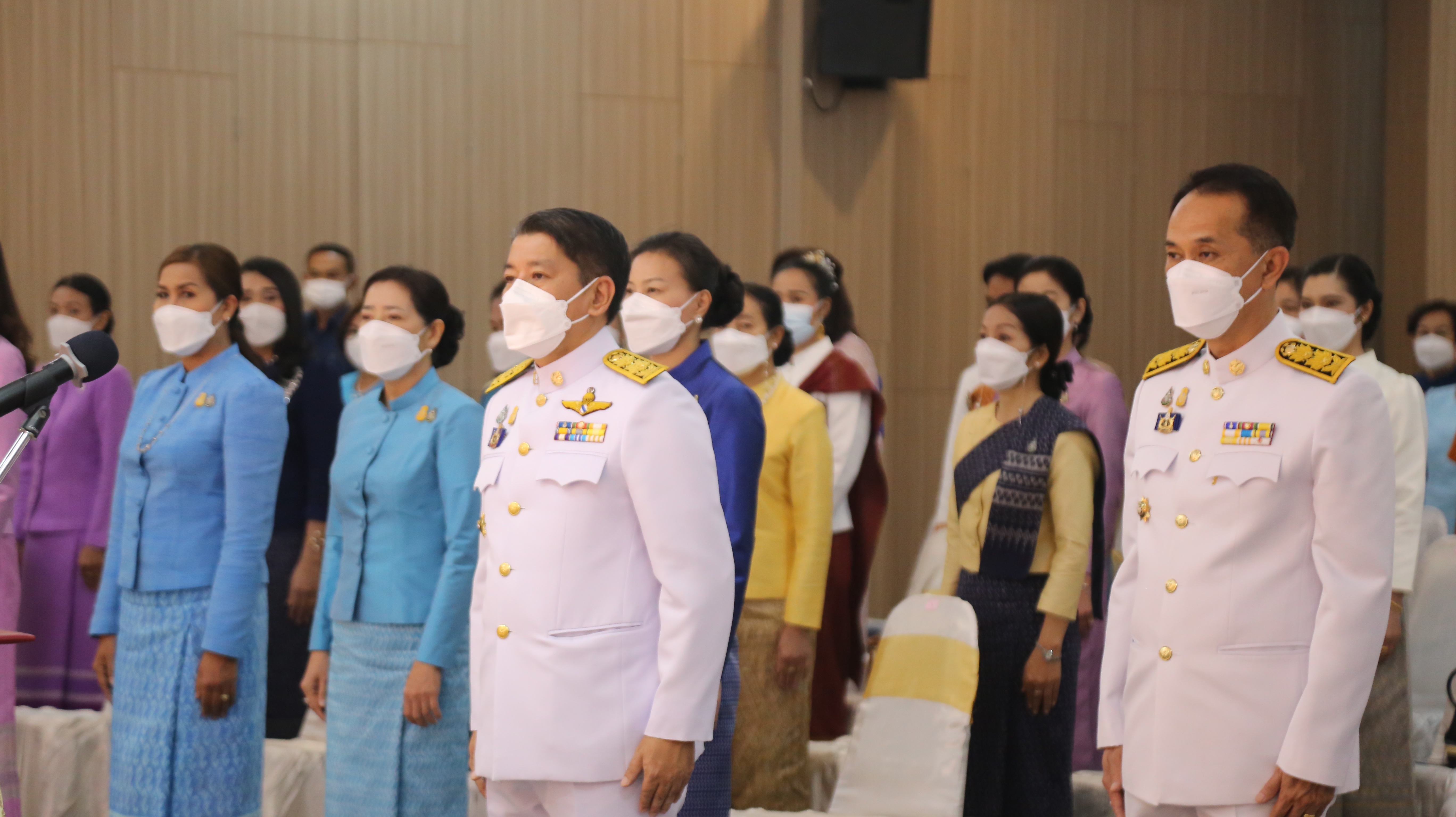 จังหวัดหนองคาย จัดพิธีมอบแบบลายผ้าพระราชทาน “ผ้าขิดลายนารีรัตนราชกัญญา”