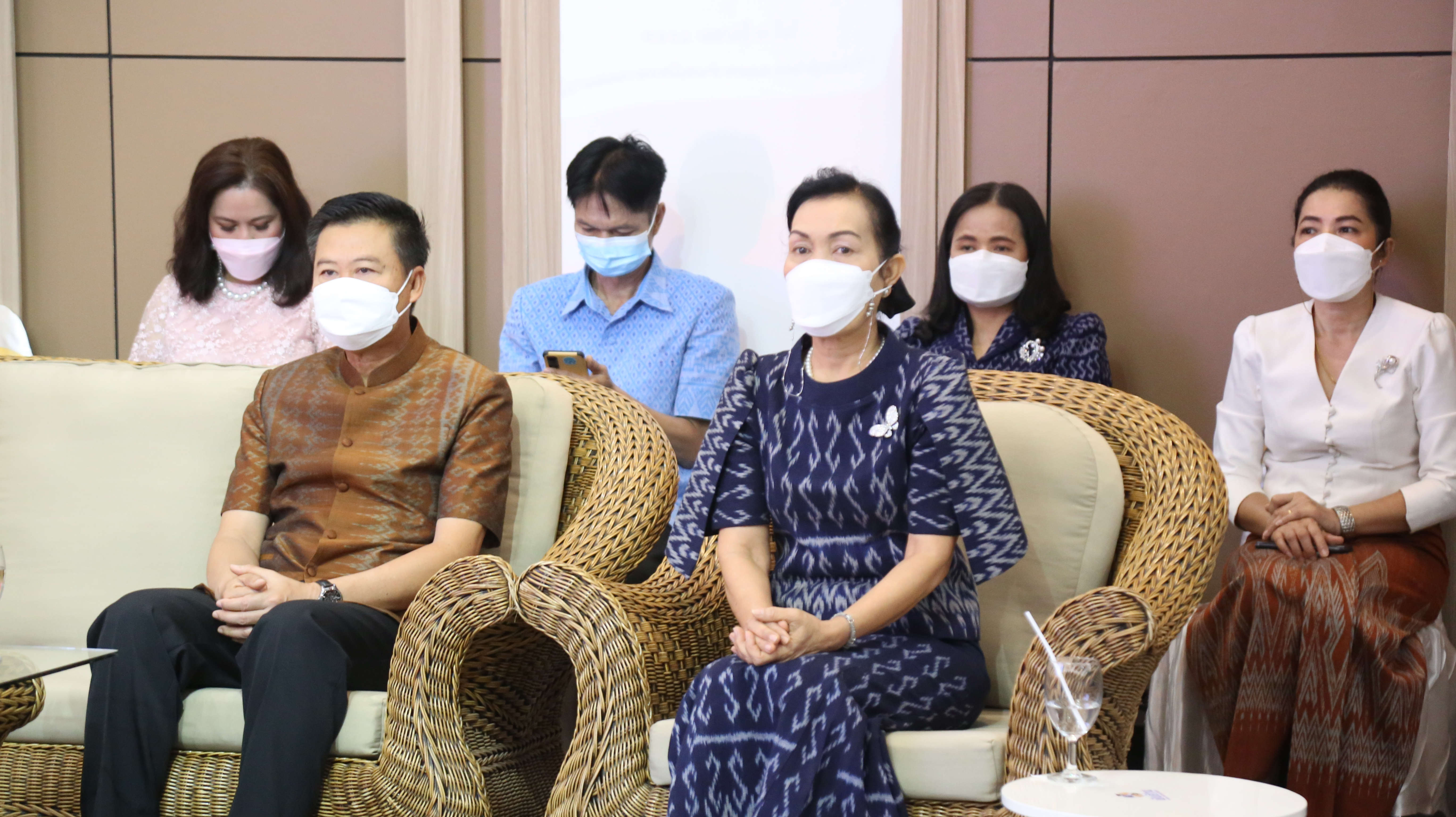 พช.หนองคาย จัดโครงการ 1 ทศวรรษ เหลียวหลัง แลหน้า พัฒนากองทุนพัฒนาบทบาทสตรี จังหวัดหนองคาย เสริมสร้างพัฒนาศักยภาพและแลกเปลี่ยนเรียนรู้การดำเนินงานของสมาชิกกองทุนพัฒนาบทบาทสตรี จังหวัดหนองคาย และเปิดกิจกรรมวันคล้ายวันก่อตั้งกลุ่มออมทรัพย์เพื่อการผลิต ครบรอบ 48 ปี กลุ่มออมทรัพย์เพื่อการผลิต