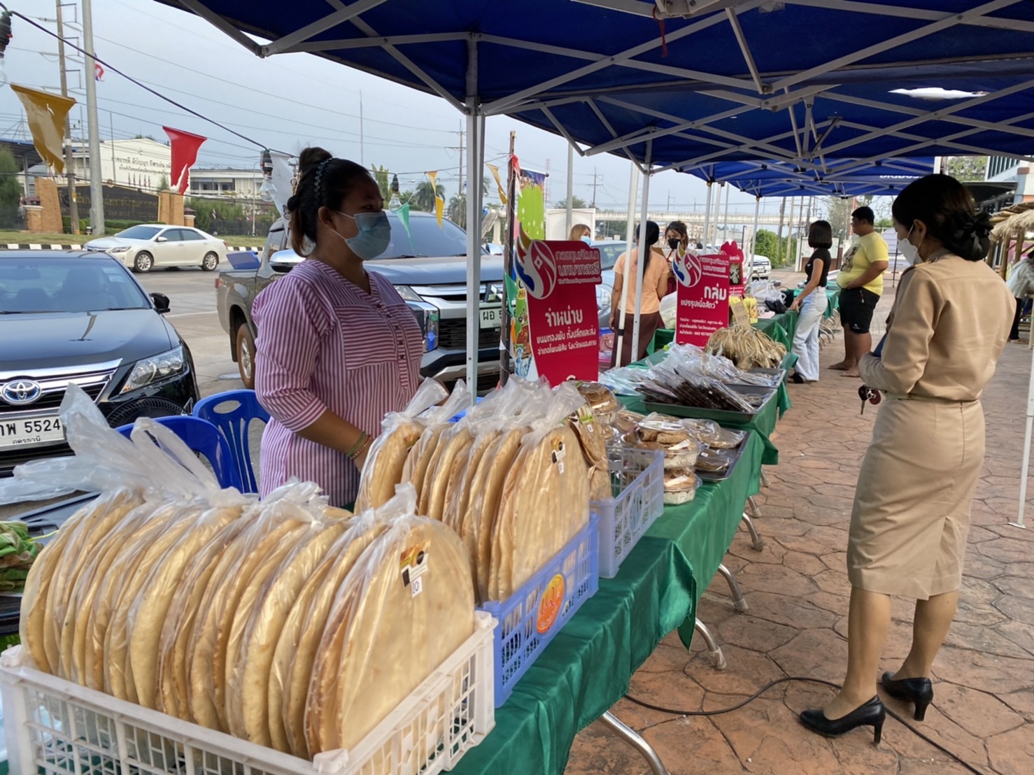 พช.หนองคาย จัดกิจกรรมส่งเสริมช่องทางการตลาดผลิตภัณฑ์กลุ่มอาชีพ สมาชิกกองทุนพัฒนาบทบาทสตรี จังหวัดหนองคาย