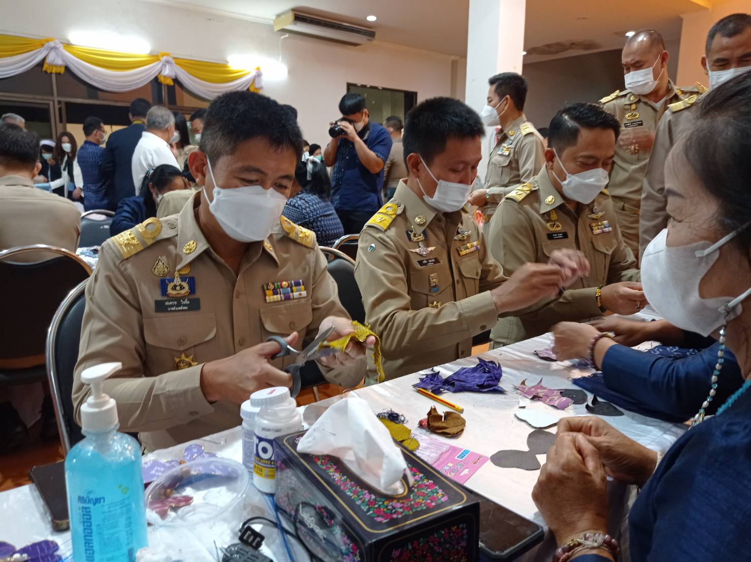 จังหวัดหนองคาย รวมพลังร้อยดวงใจ ประดิษฐ์ผีเสื้อเพื่อนำไปประดับในนิทรรศการเฉลิมพระเกียรติ สมเด็จพระนางเจ้าสิริกิติ์ พระบรมราชินีนาถ พระบรมราชชนนีพันปีหลวง เนื่องในโอกาสมหามงคลเฉลิมพระชนมพรรษา 90 พรรษา 12 สิงหาคม 2565