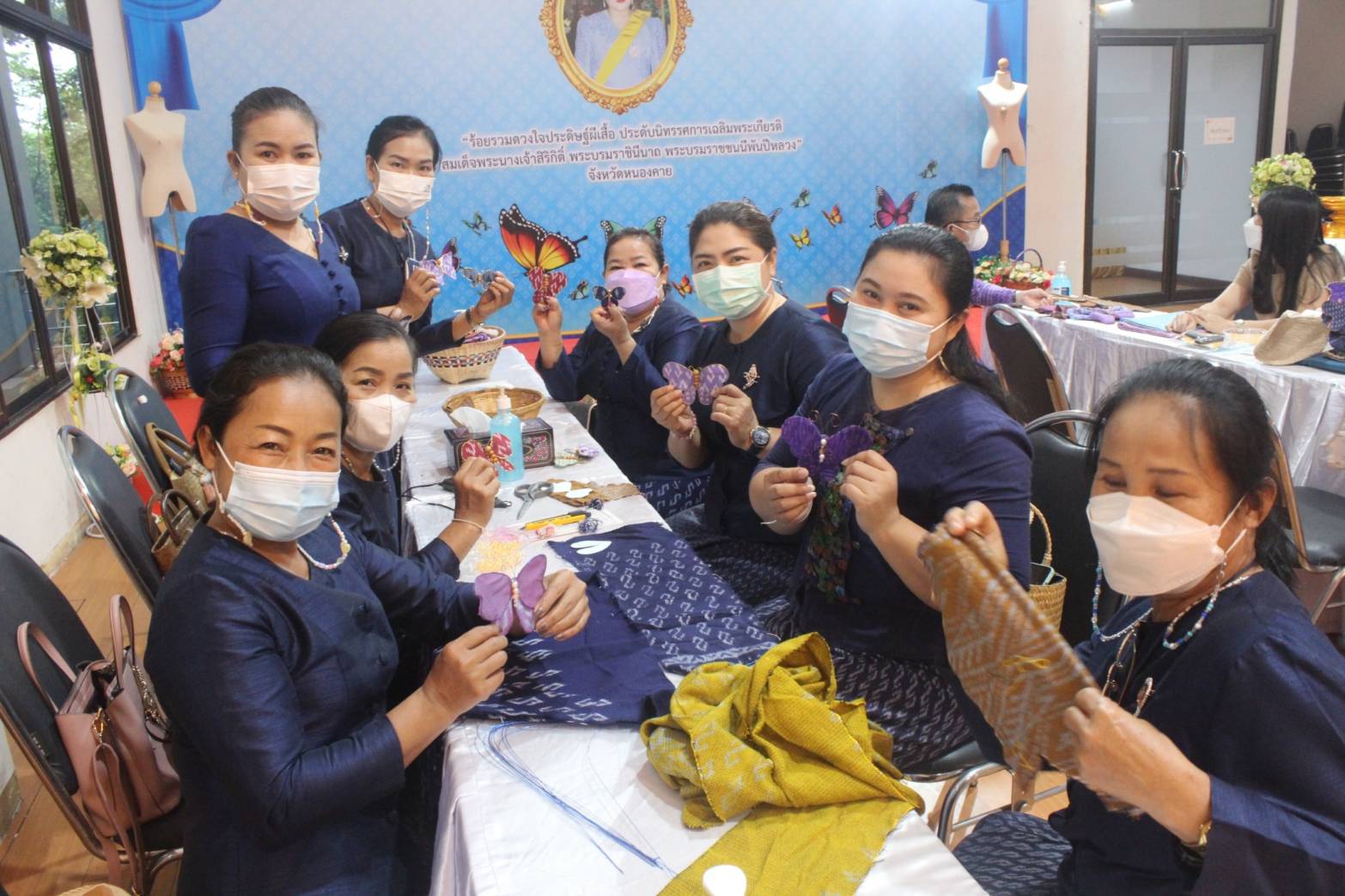 จังหวัดหนองคาย รวมพลังร้อยดวงใจ ประดิษฐ์ผีเสื้อเพื่อนำไปประดับในนิทรรศการเฉลิมพระเกียรติ สมเด็จพระนางเจ้าสิริกิติ์ พระบรมราชินีนาถ พระบรมราชชนนีพันปีหลวง เนื่องในโอกาสมหามงคลเฉลิมพระชนมพรรษา 90 พรรษา 12 สิงหาคม 2565