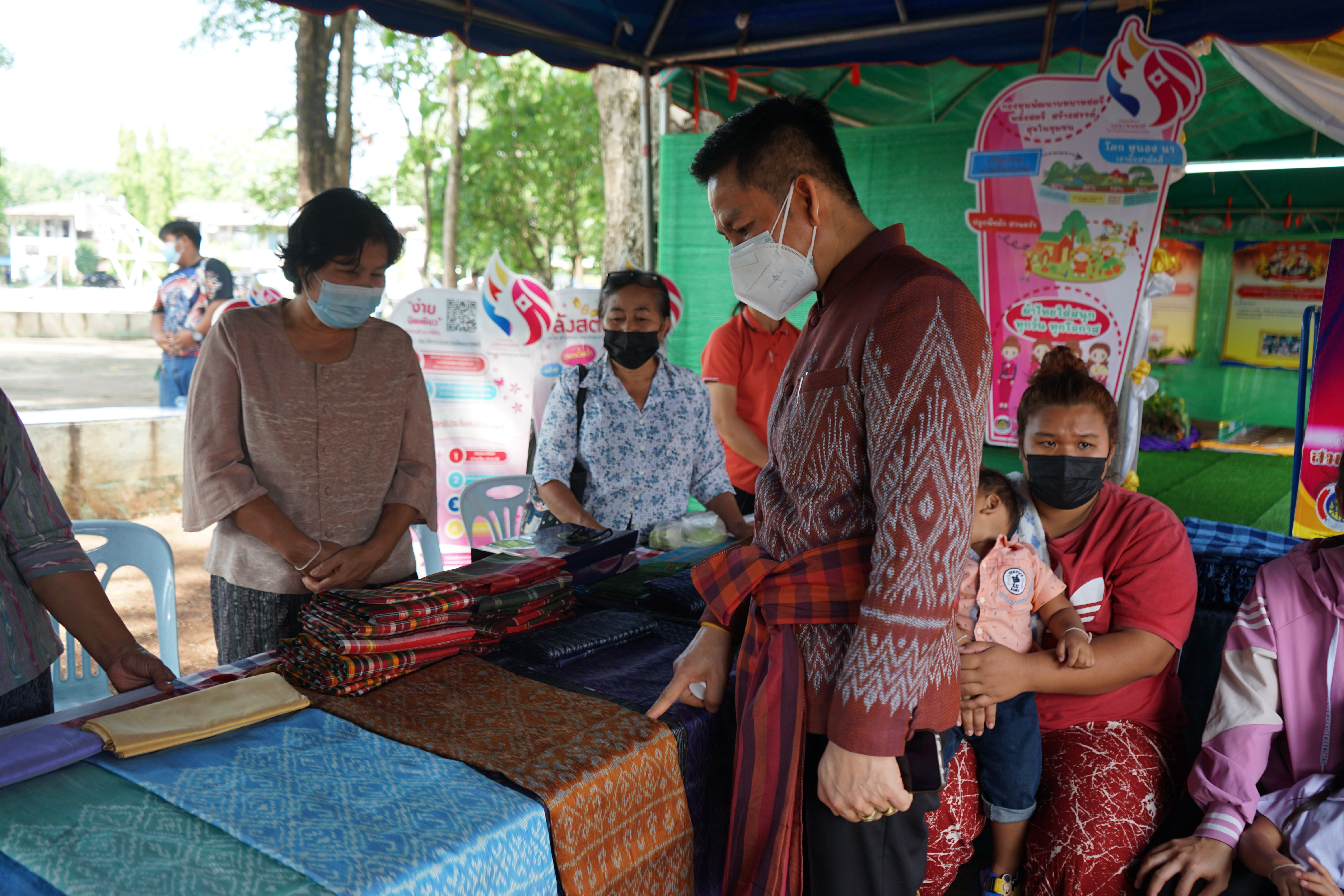 พช.หนองคาย ร่วมโครงการบริการจังหวัดเคลื่อนที่แบบบูรณาการ และหน่วยบำบัดทุกข์ บำรุงสุข จังหวัดหนองคาย