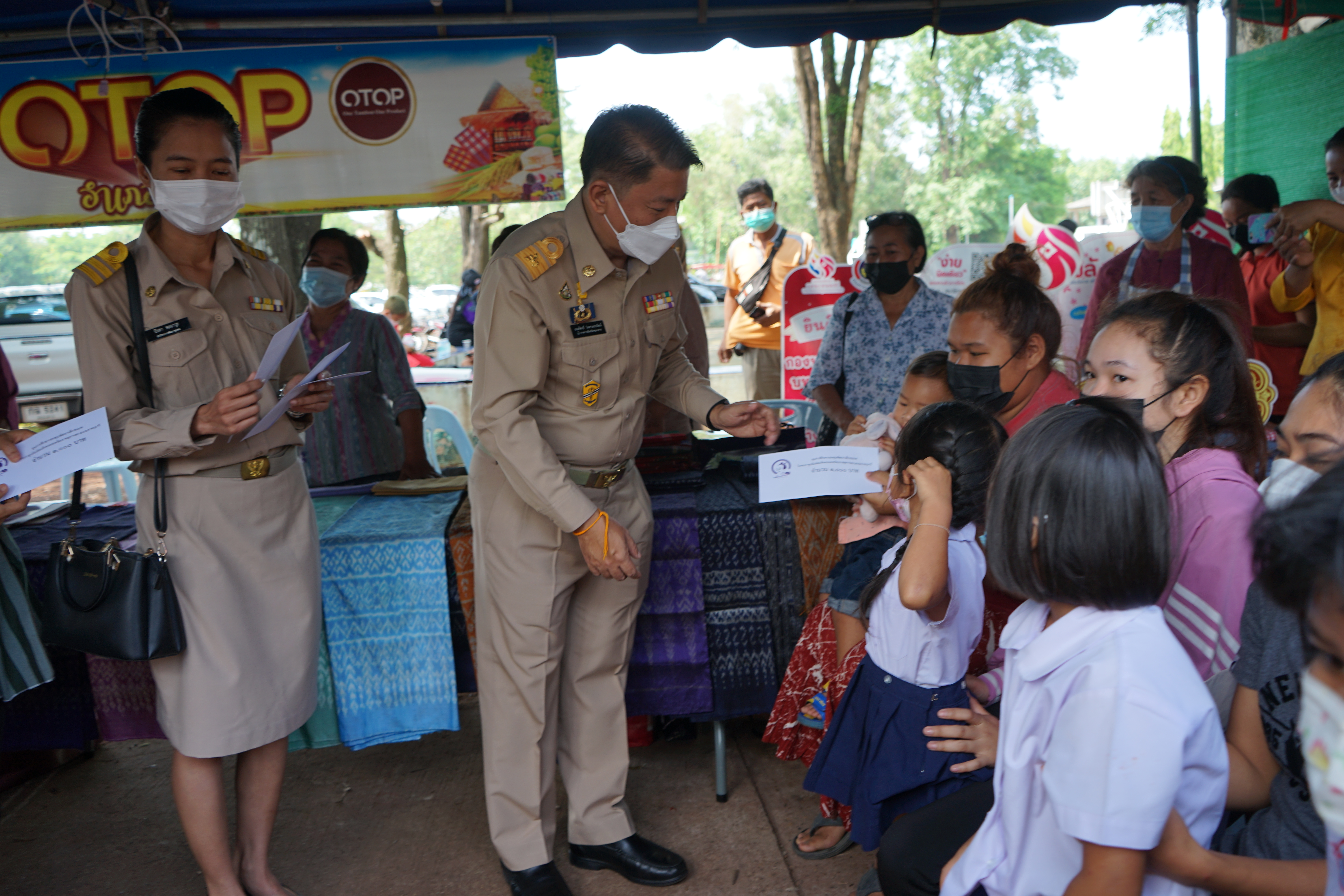 พช.หนองคาย ร่วมโครงการบริการจังหวัดเคลื่อนที่แบบบูรณาการ และหน่วยบำบัดทุกข์ บำรุงสุข จังหวัดหนองคาย