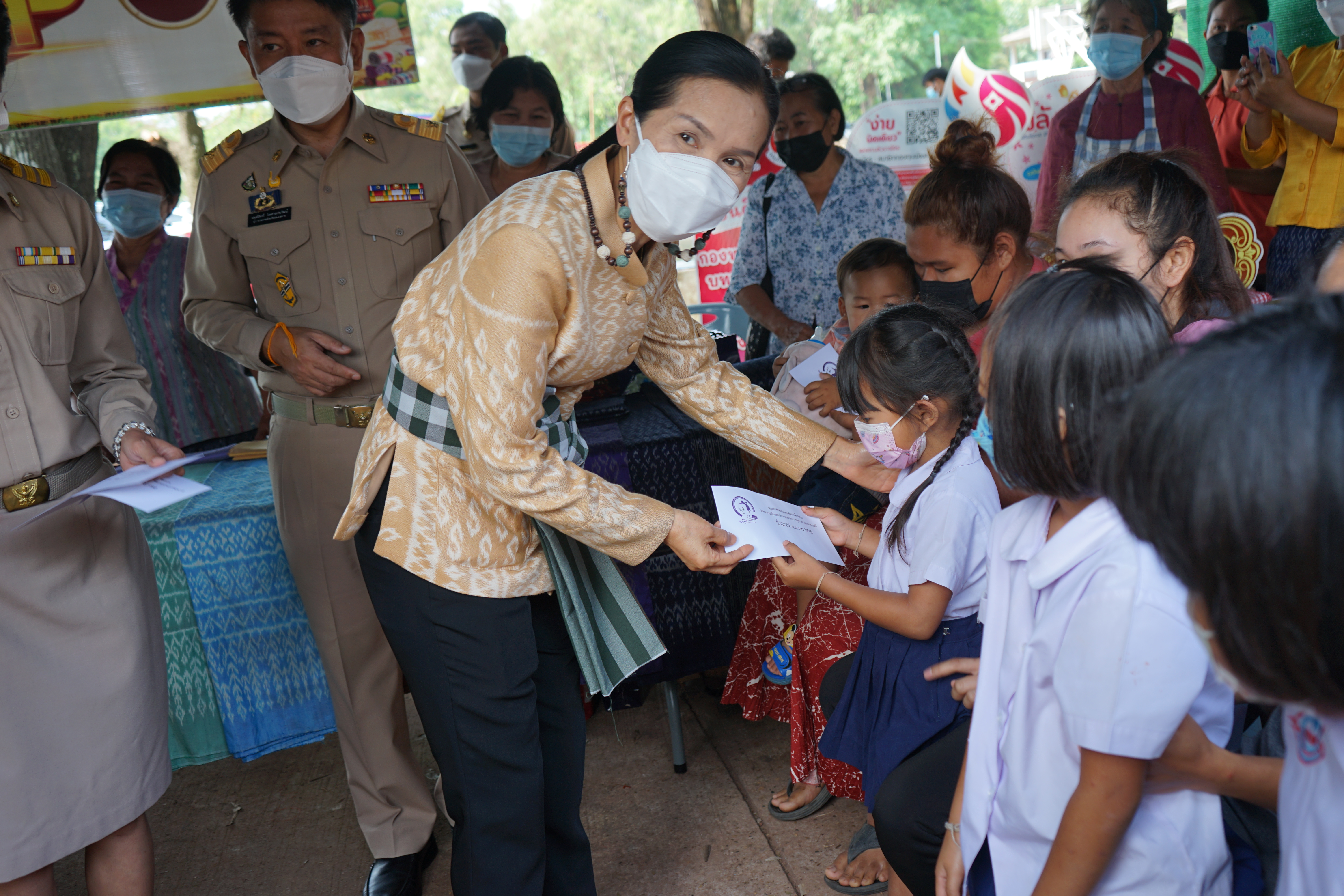 พช.หนองคาย ร่วมโครงการบริการจังหวัดเคลื่อนที่แบบบูรณาการ และหน่วยบำบัดทุกข์ บำรุงสุข จังหวัดหนองคาย