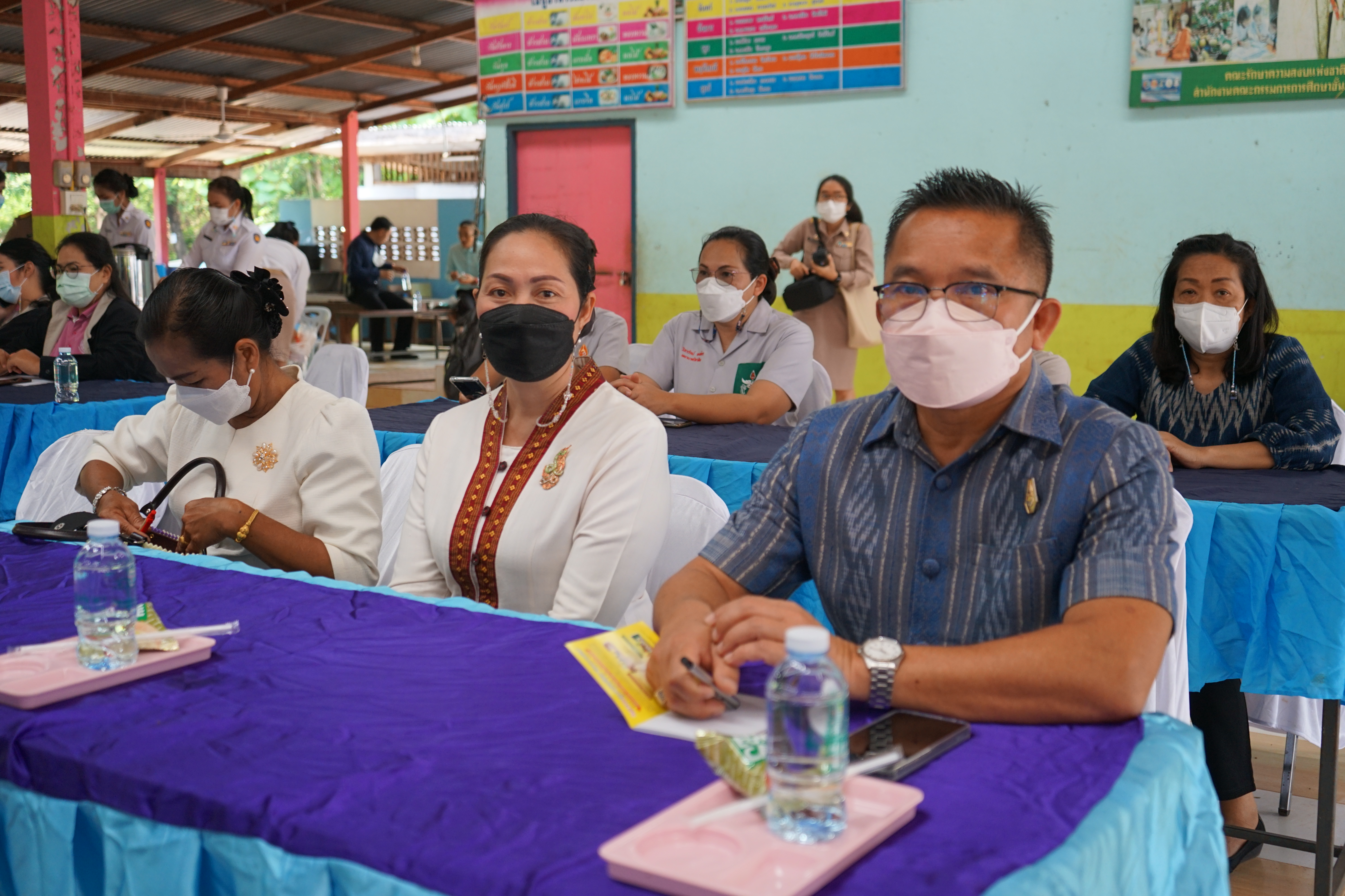 จังหวัดหนองคาย ขับเคลื่อนการขจัดความยากจนและพัฒนาคนทุกช่วงวัยอย่างยั่งยืน ตามหลักปรัชญาของเศรษฐกิจพอเพียง (ศจพ.) ในระดับพื้นที่ อำเภอเฝ้าไร่