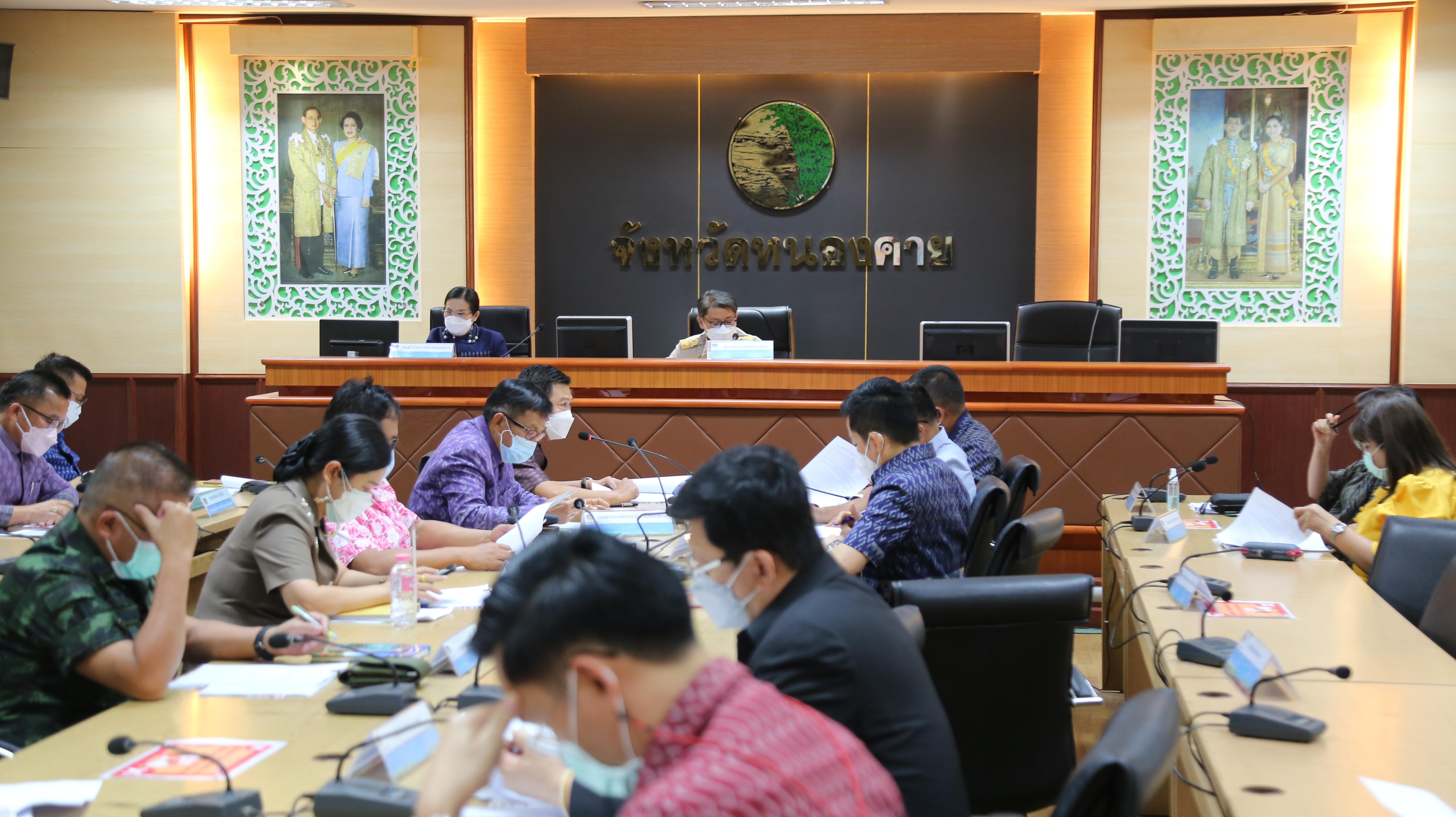 จังหวัดหนองคาย ประชุมคณะกรรมการบริหารศูนย์อำนวยการขจัดความยากจนและพัฒนาคนทุกช่วงวัยอย่างยั่งยืนตามหลักปรัชญ่ของเศรษฐกิจพอเพียงจังหวัดหนองคาย (คจพ.จ.) ครั้งที่ 2/2565