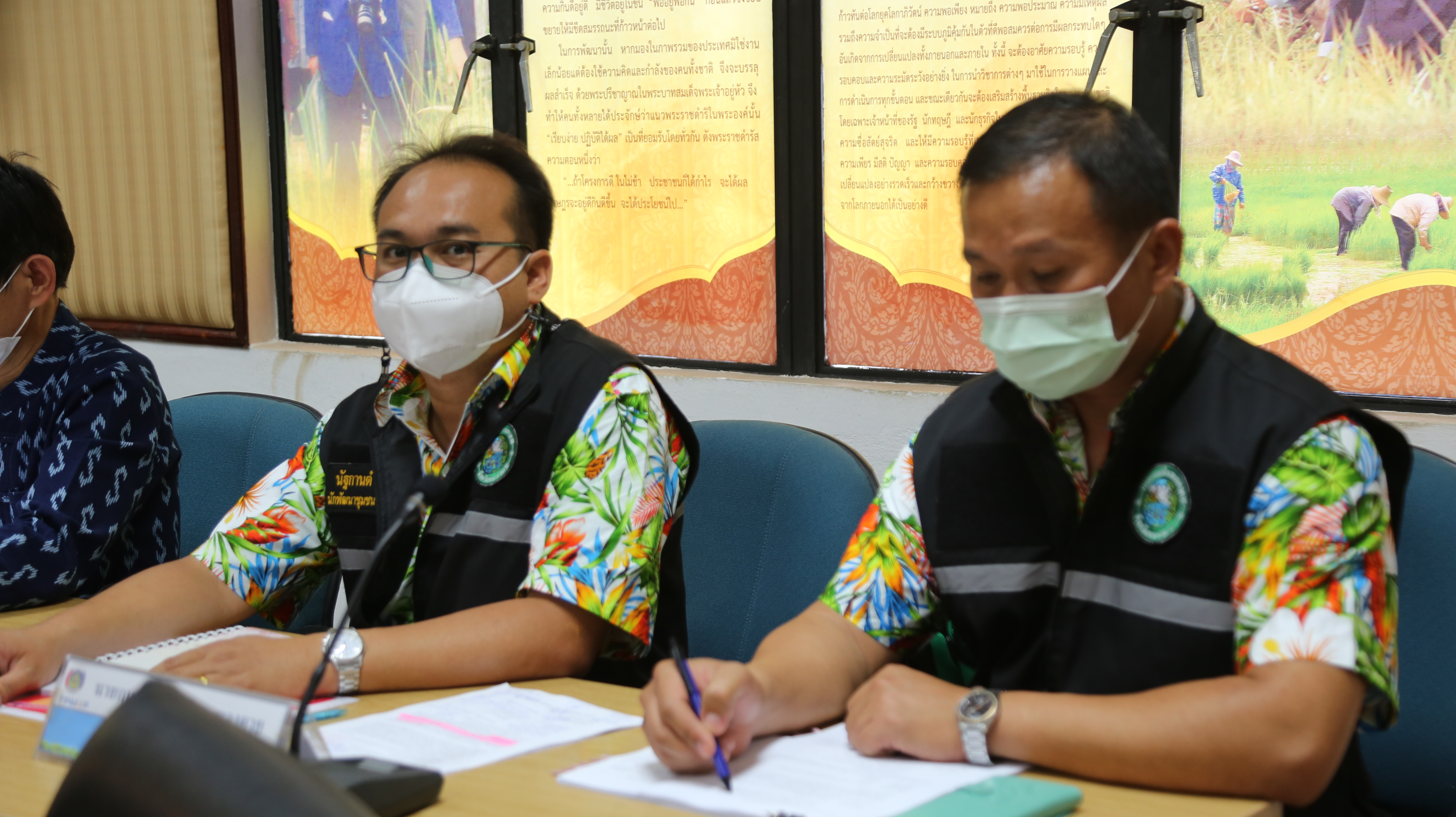 จังหวัดหนองคาย ประชุมคณะกรรมการบริหารศูนย์อำนวยการขจัดความยากจนและพัฒนาคนทุกช่วงวัยอย่างยั่งยืนตามหลักปรัชญ่ของเศรษฐกิจพอเพียงจังหวัดหนองคาย (คจพ.จ.) ครั้งที่ 2/2565